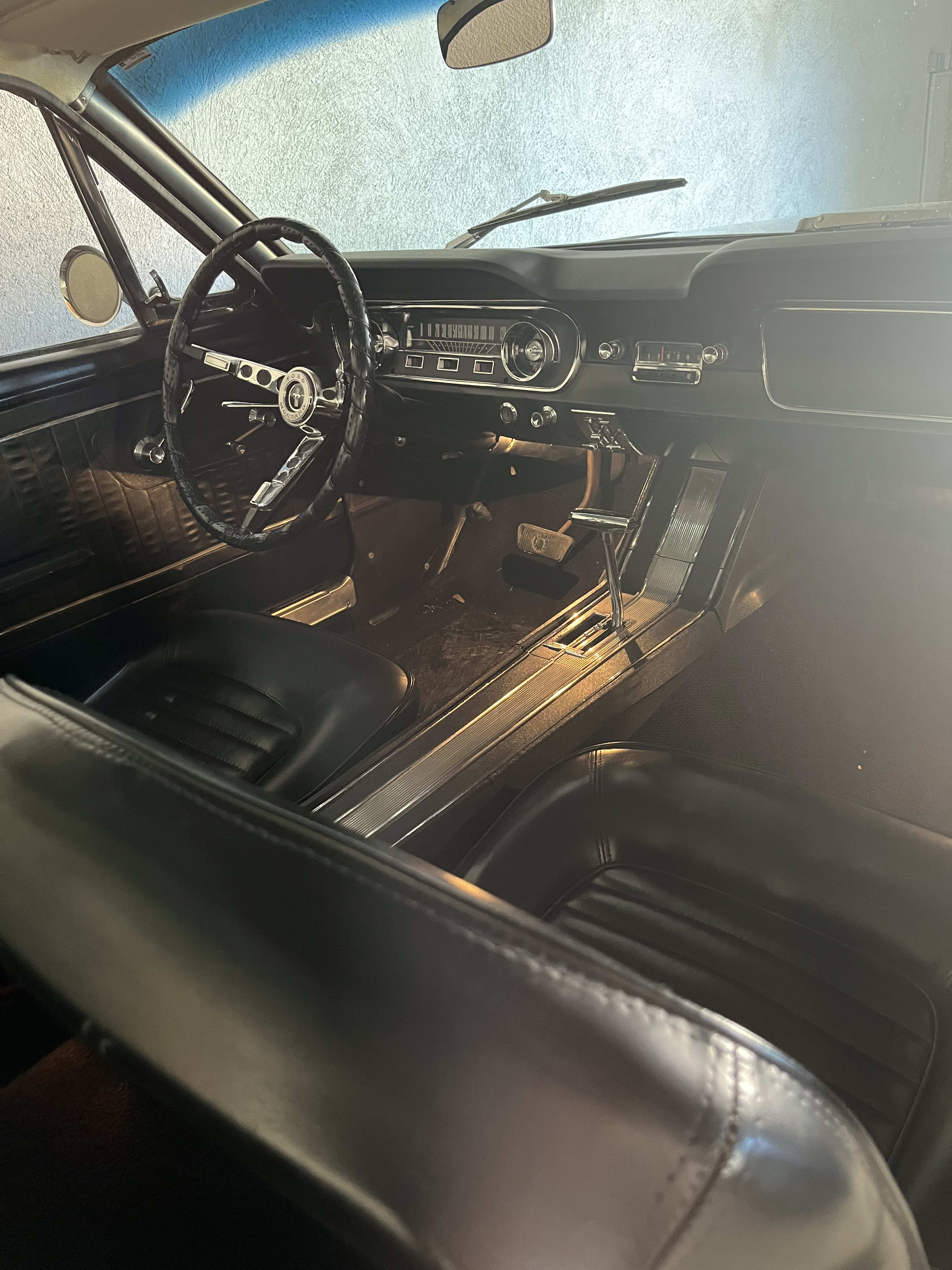 FORD Mustang    1965 occasion intérieur (1)