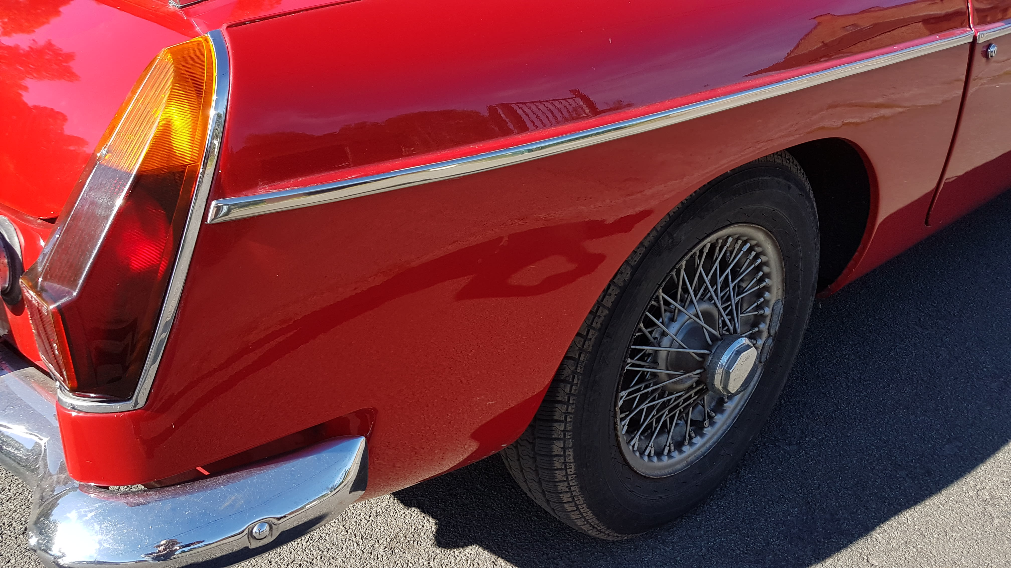 MG B 1970 used exterior (2)