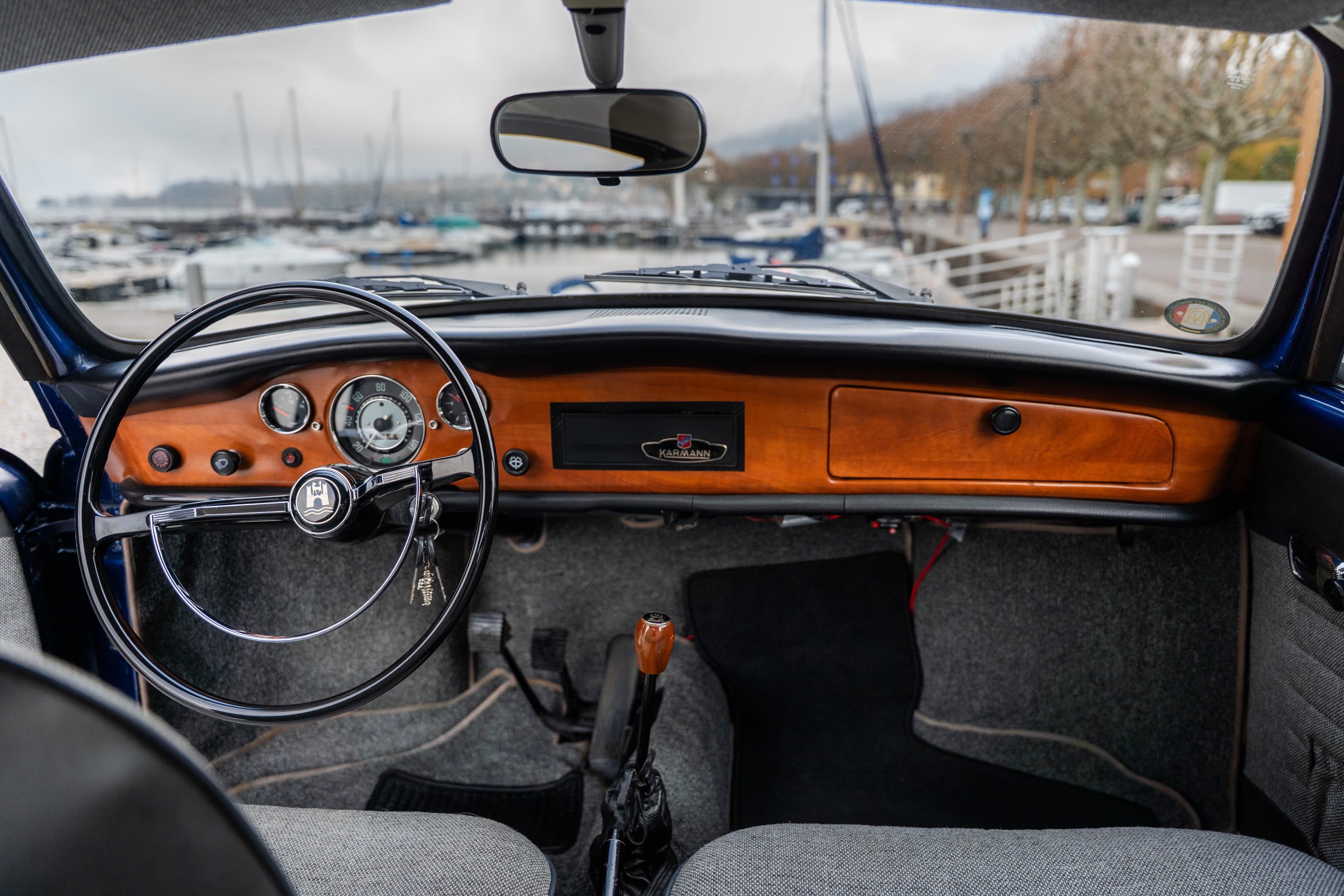 VOLKSWAGEN Karmann-ghia 1969 occasion intérieur (1)
