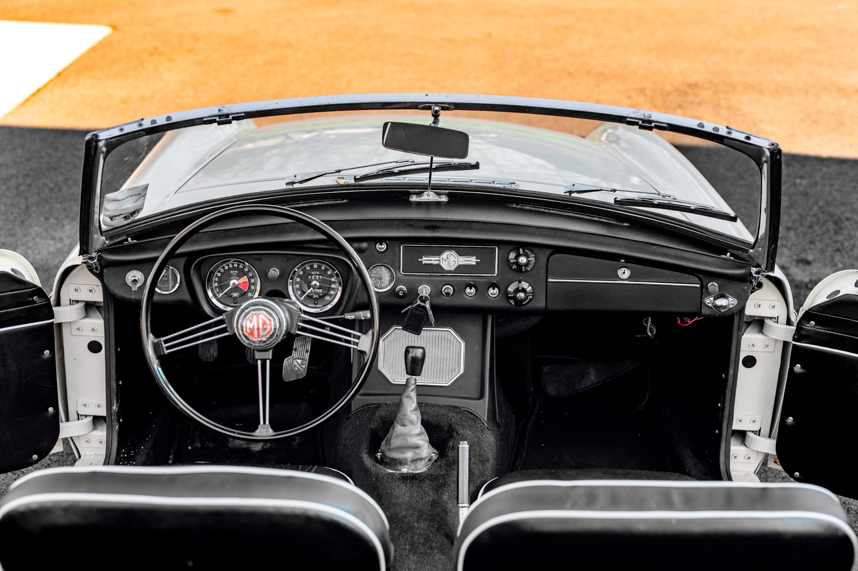 MG B 1966 occasion intérieur (1)