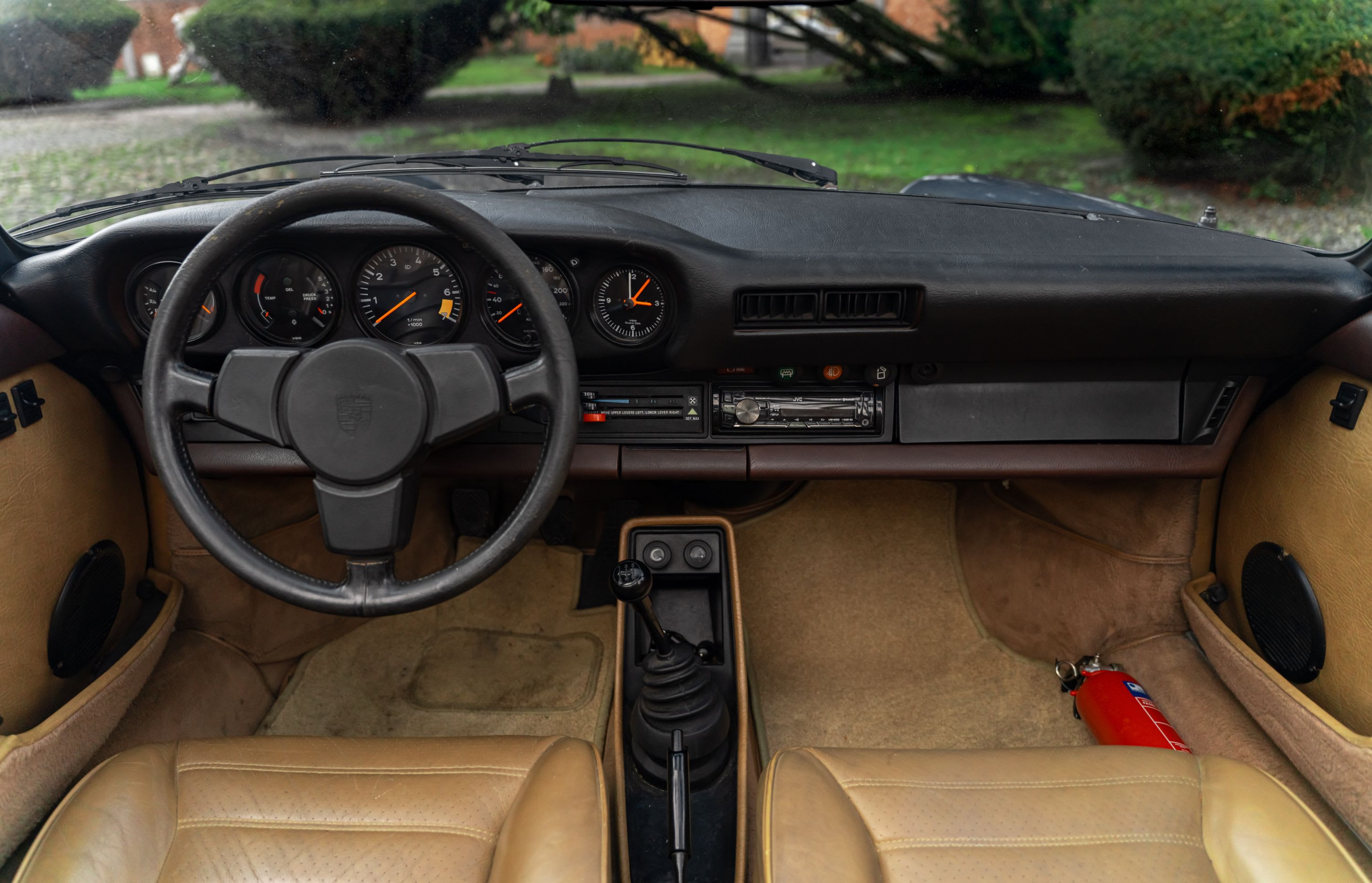 PORSCHE 911 3.0 Sc Targa 1980 used interior (1)
