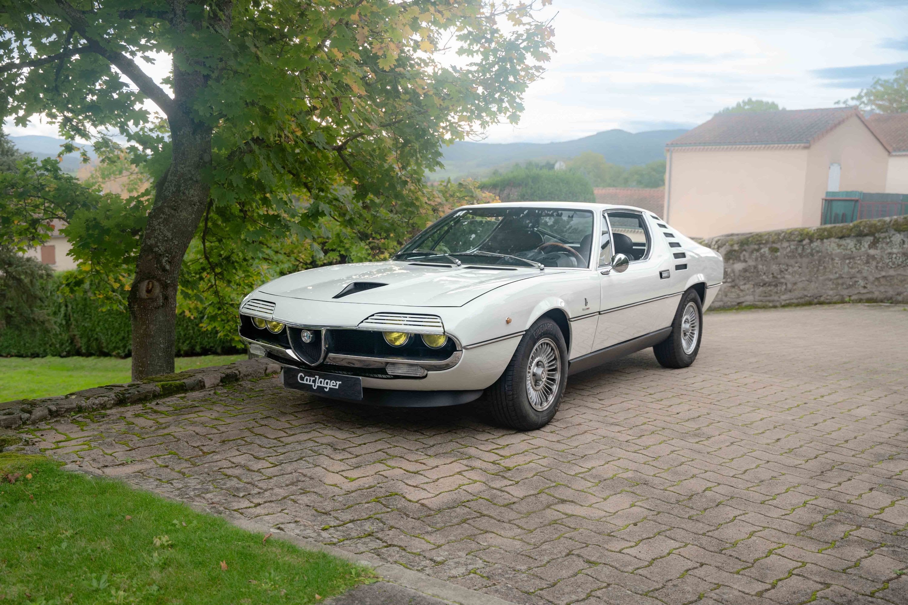 Alfa Romeo Montreal