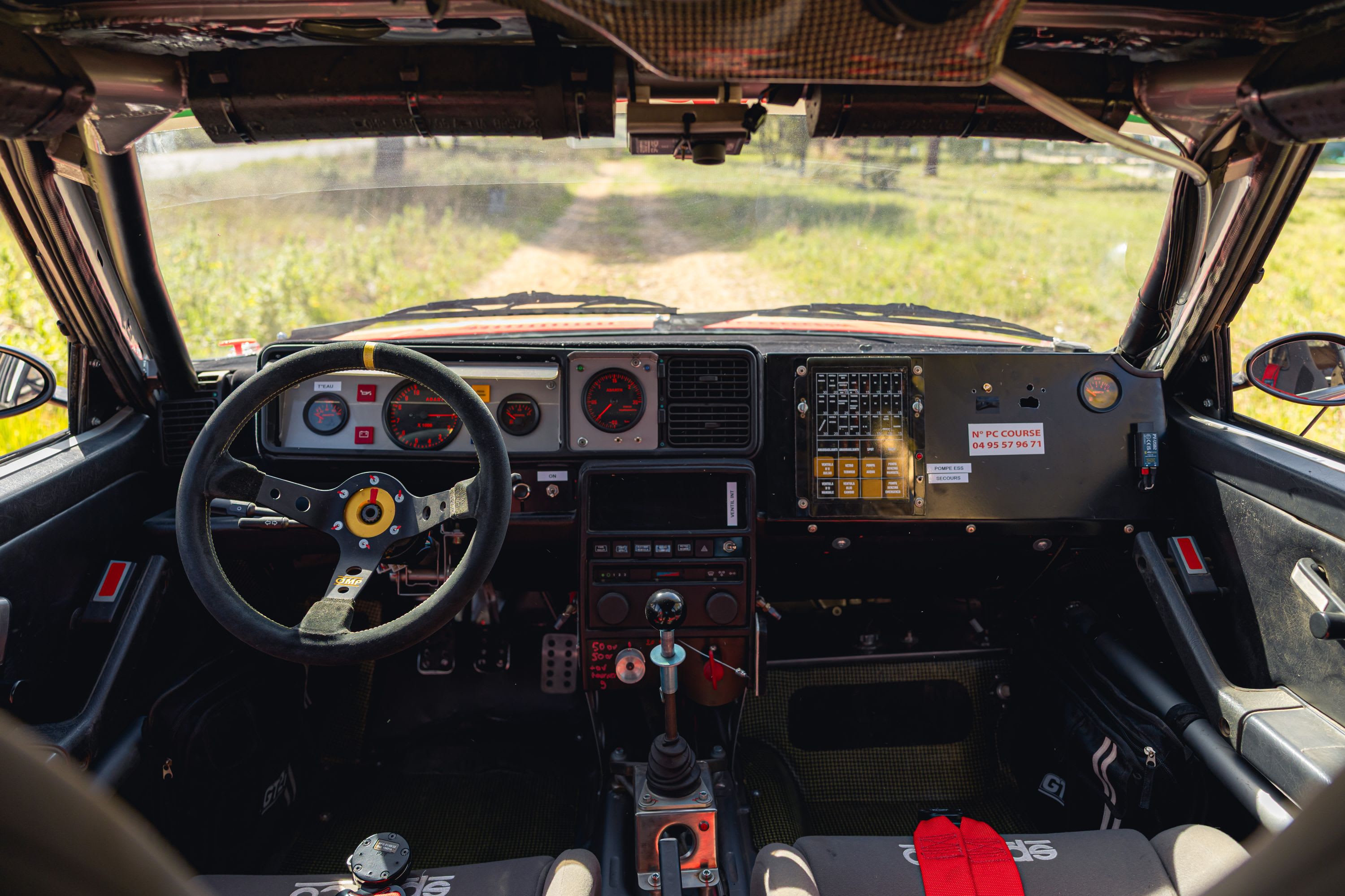 LANCIA Delta Hf Integrale 8v Groupe A Usine 1988 used interior (1)