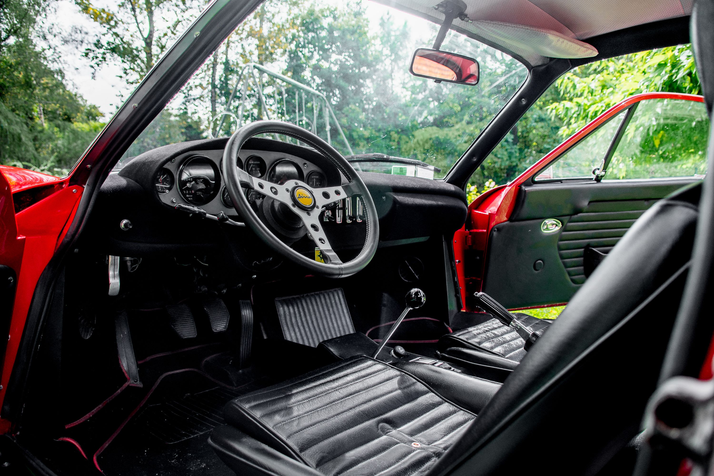 FERRARI Dino 246   Gt 1973 used interior (1)