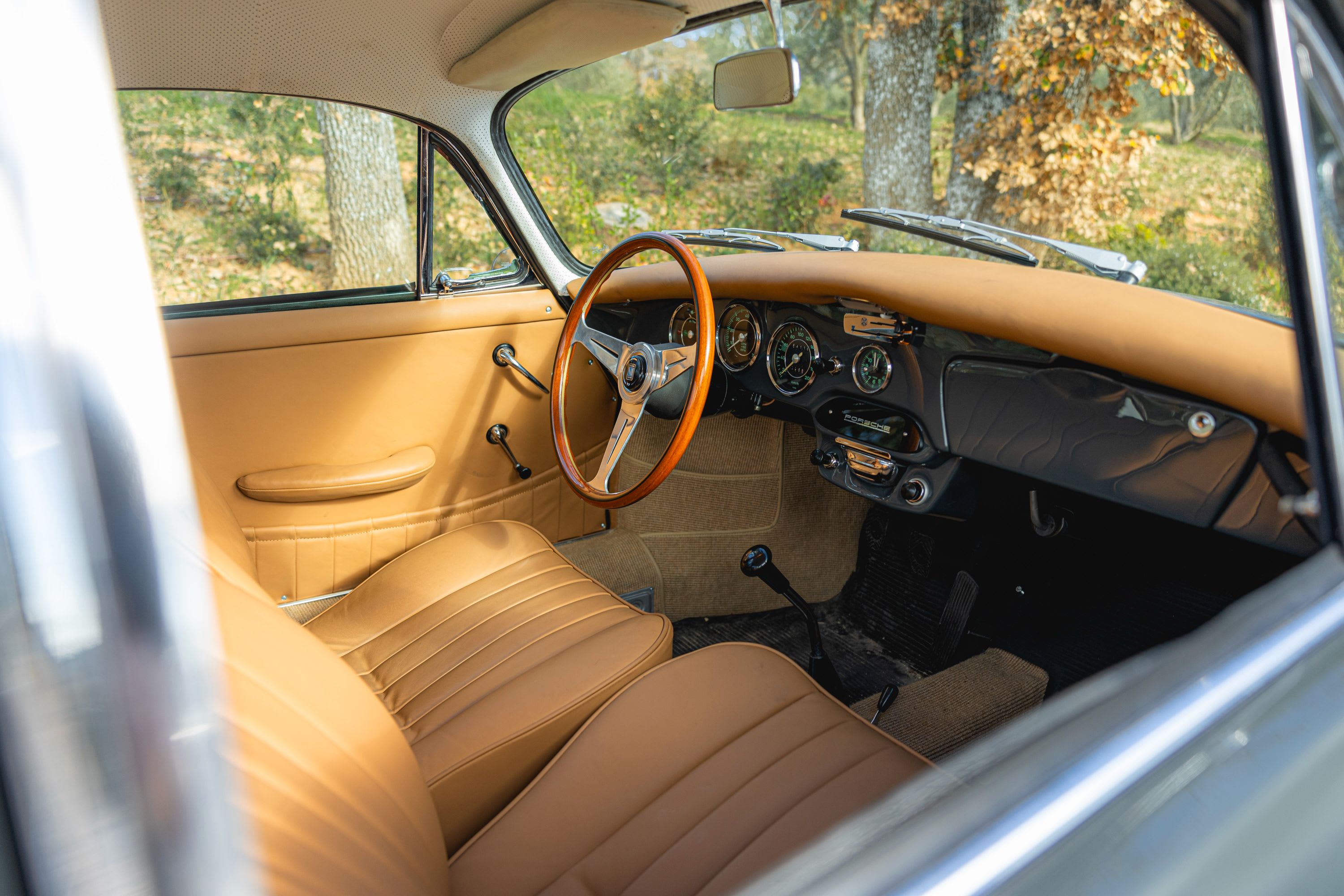 PORSCHE 356 Sc Karmann  1965 used interior (1)