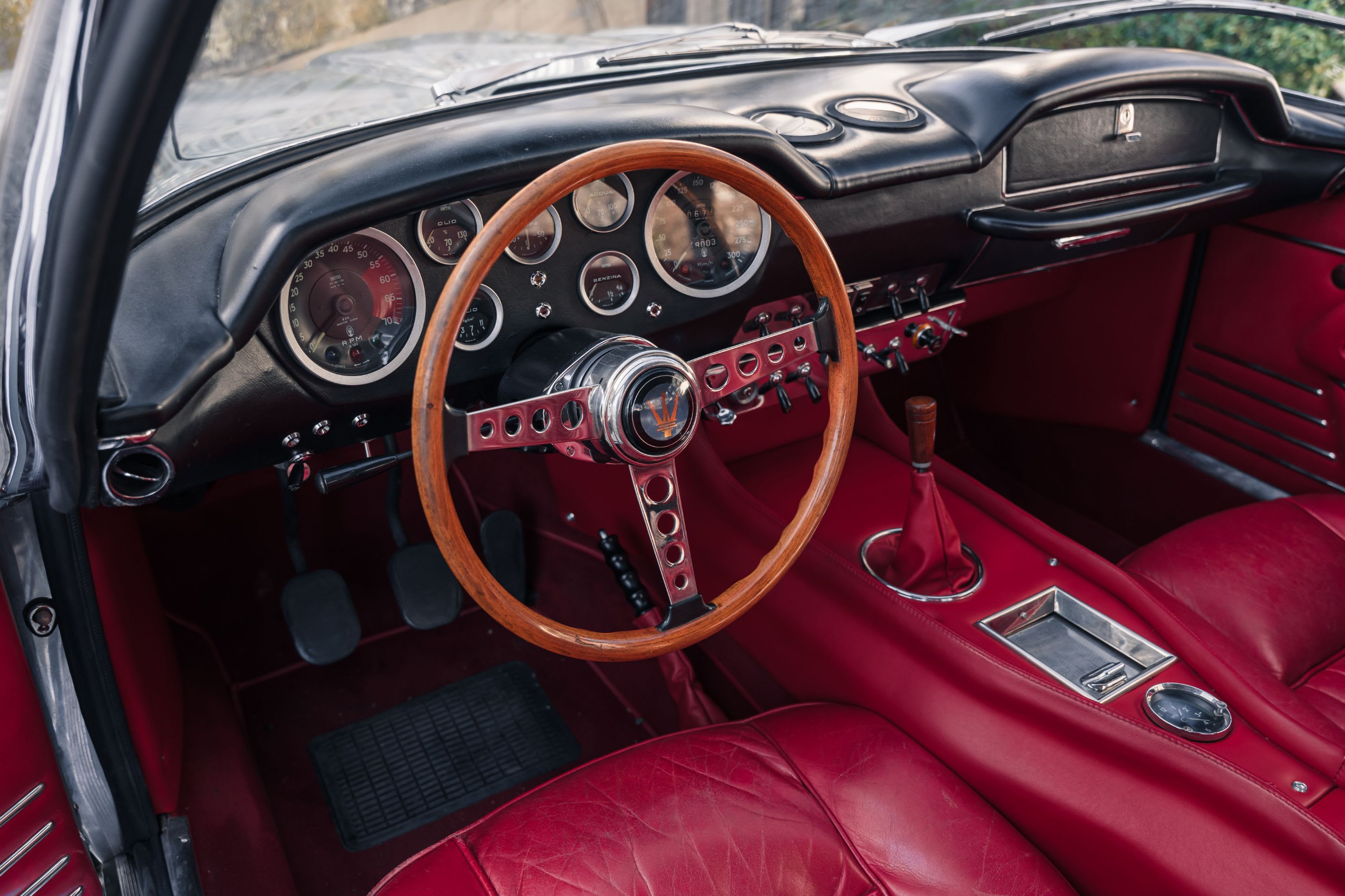 MASERATI Mexico 4.7 Coupé Frua 1968 occasion intérieur (1)