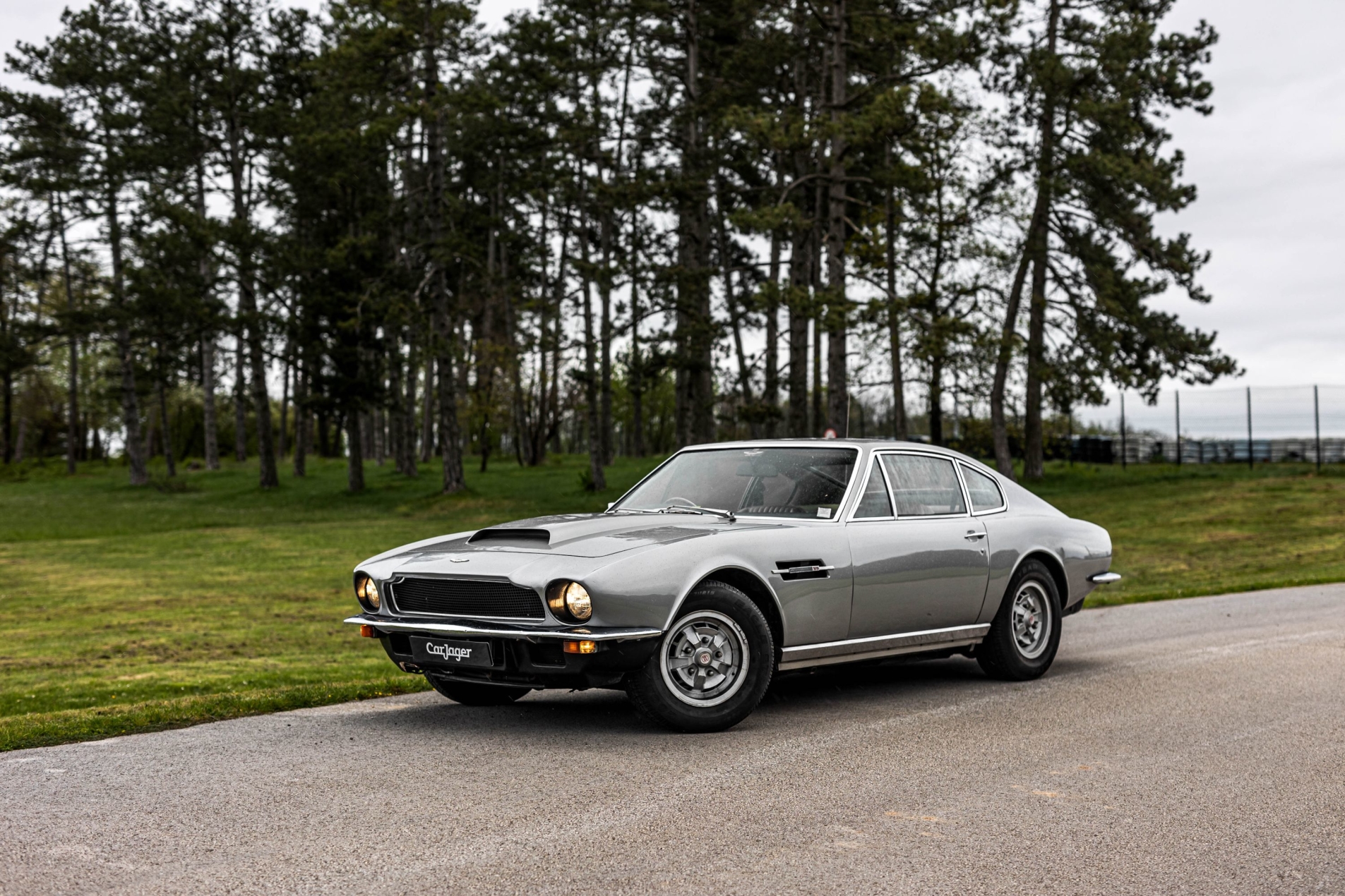 Photo ASTON MARTIN V8 1974