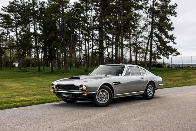 Aston Martin V8