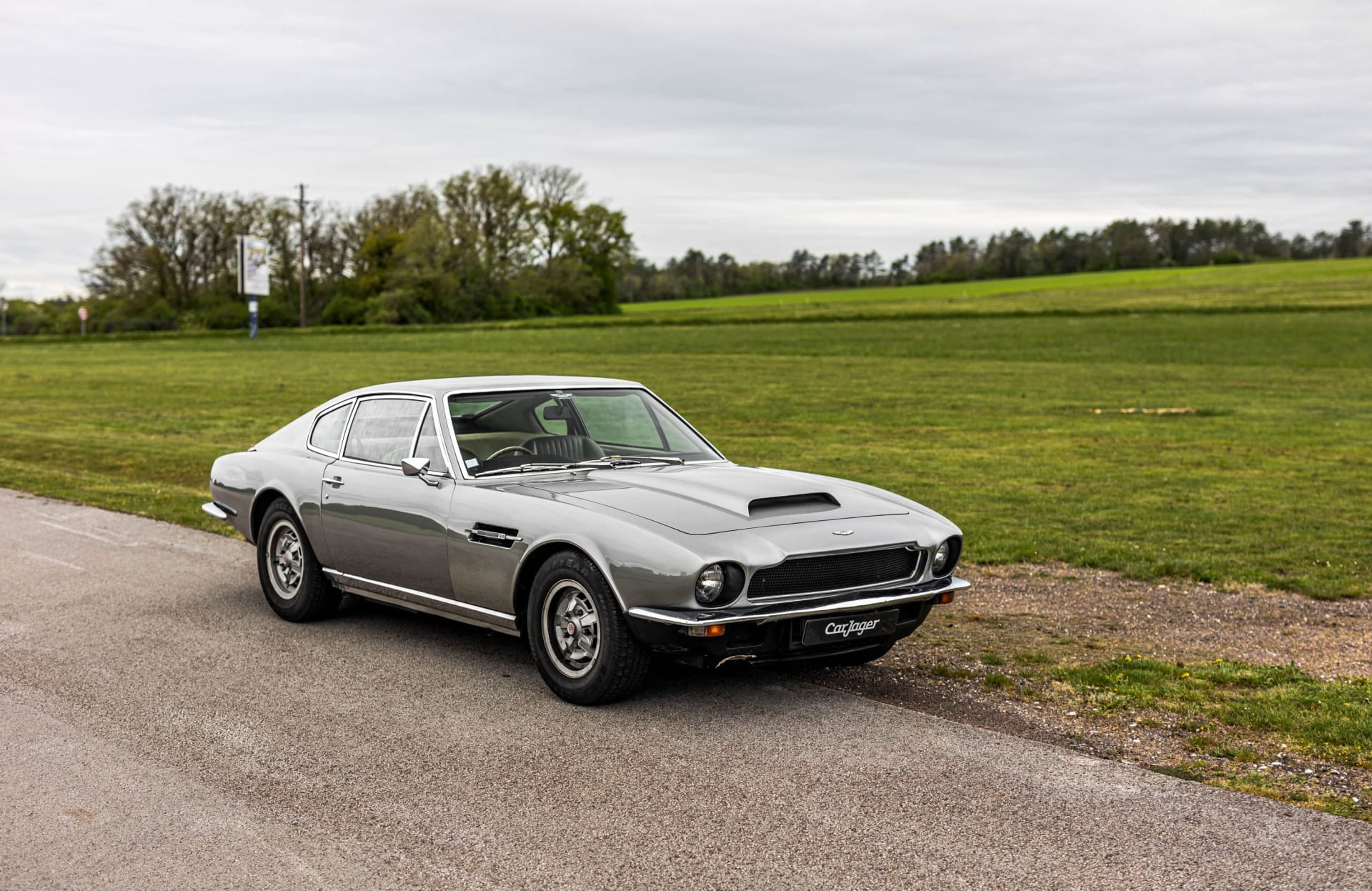 Aston Martin V8  
