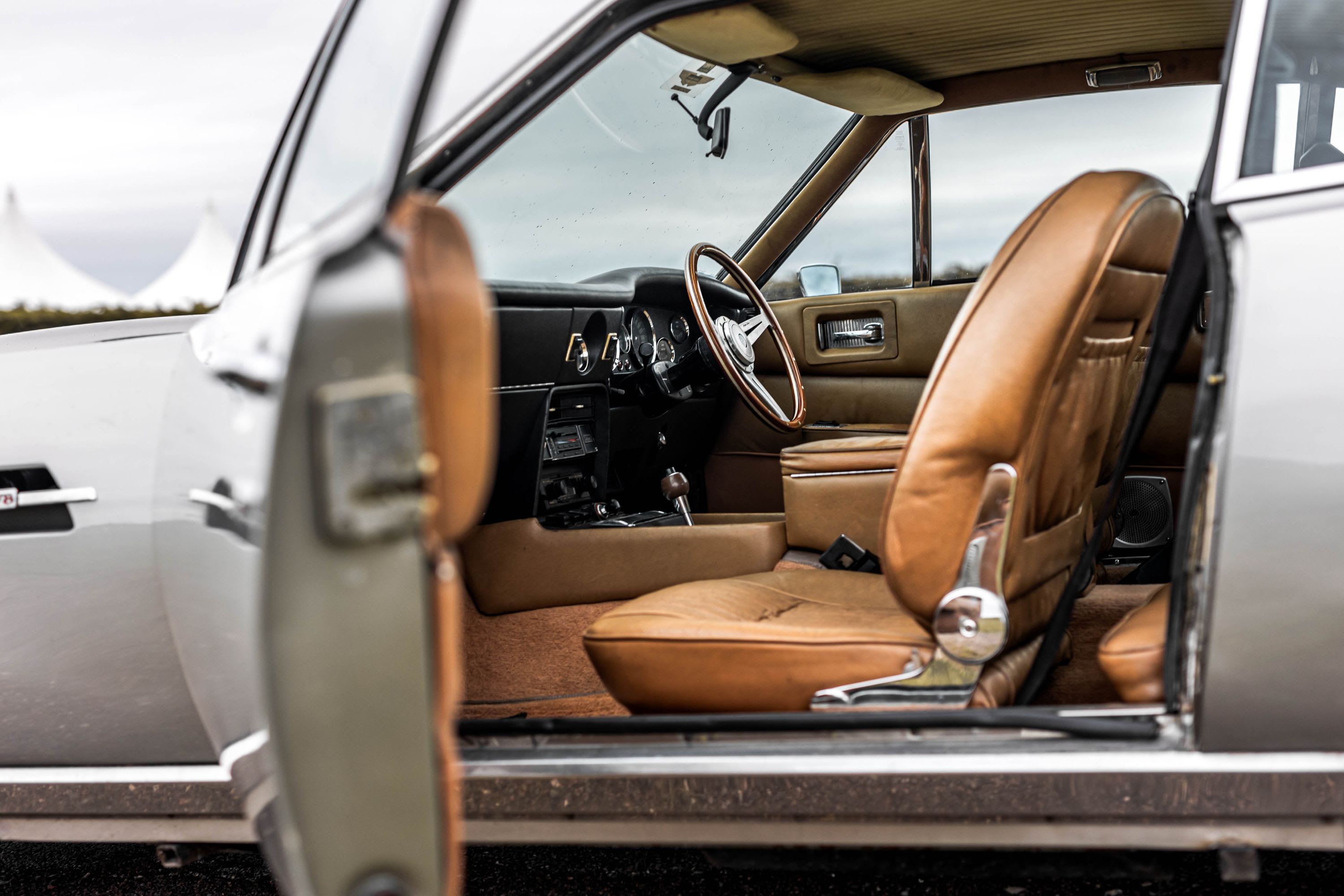 ASTON MARTIN V8   1974 occasion intérieur (1)