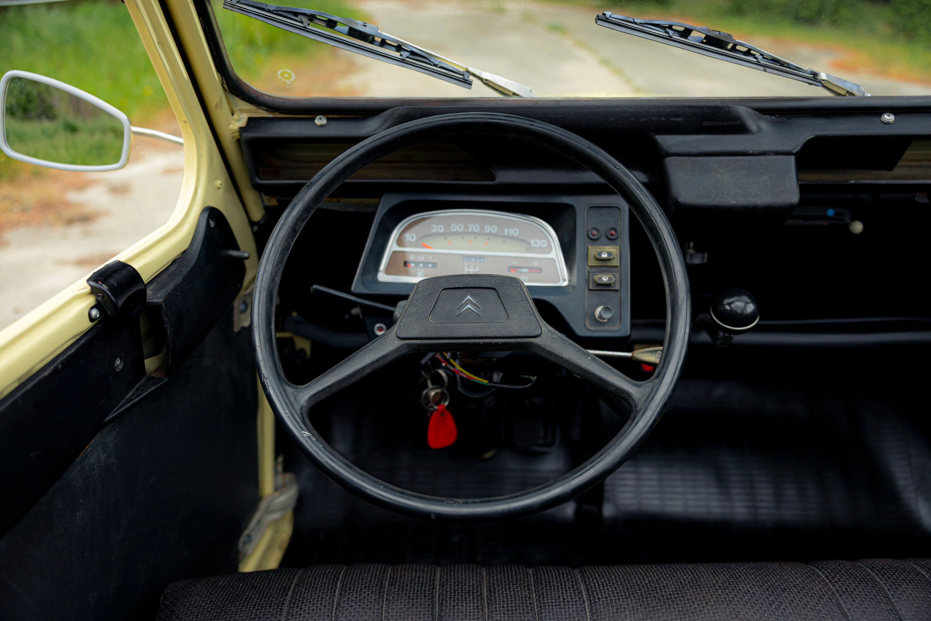 CITROEN 2 Cv 4 1977 occasion intérieur (1)