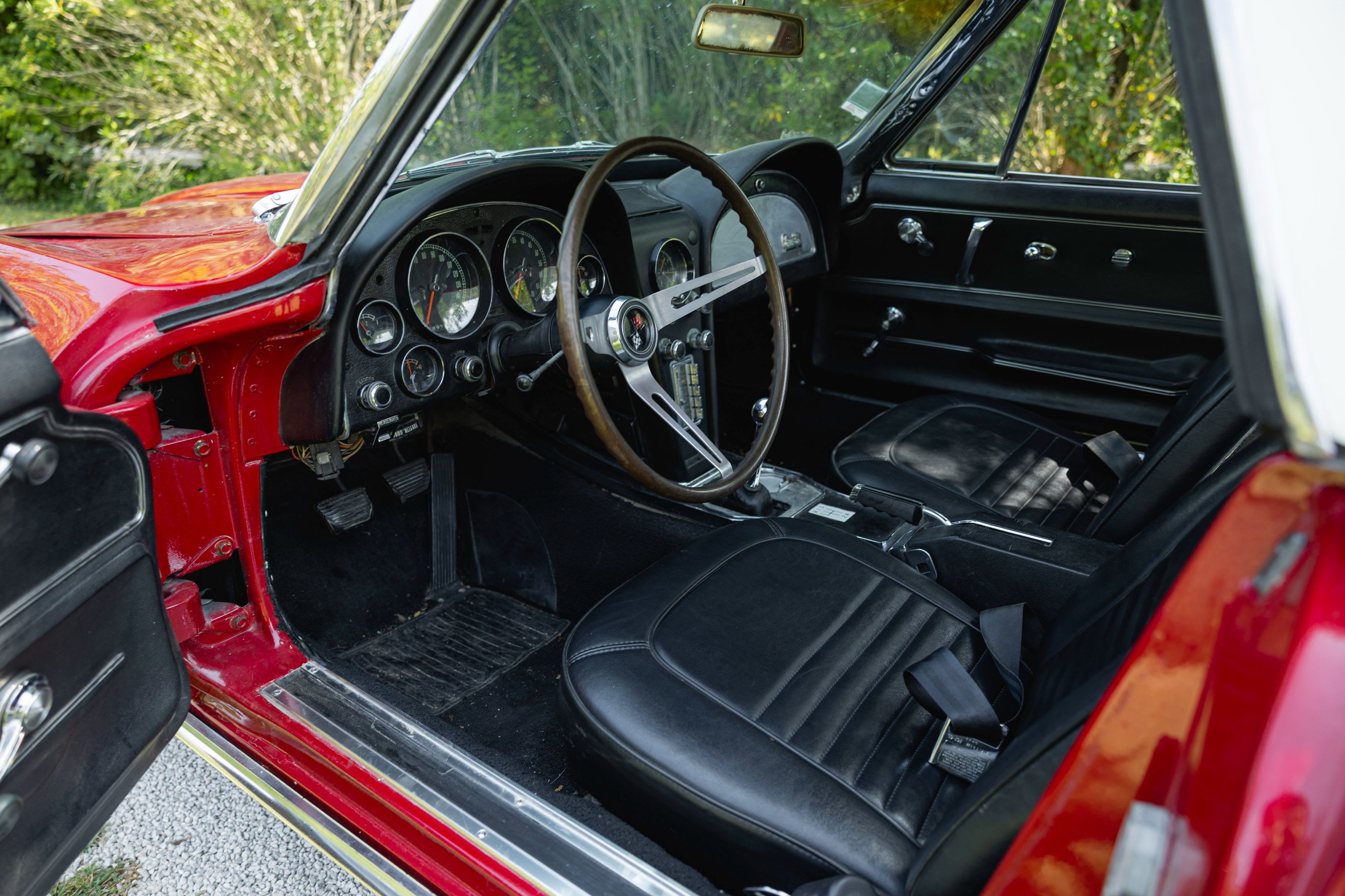 CHEVROLET Corvette Chevrolet Corvette   C2 Sting Ray 1967 used interior (1)