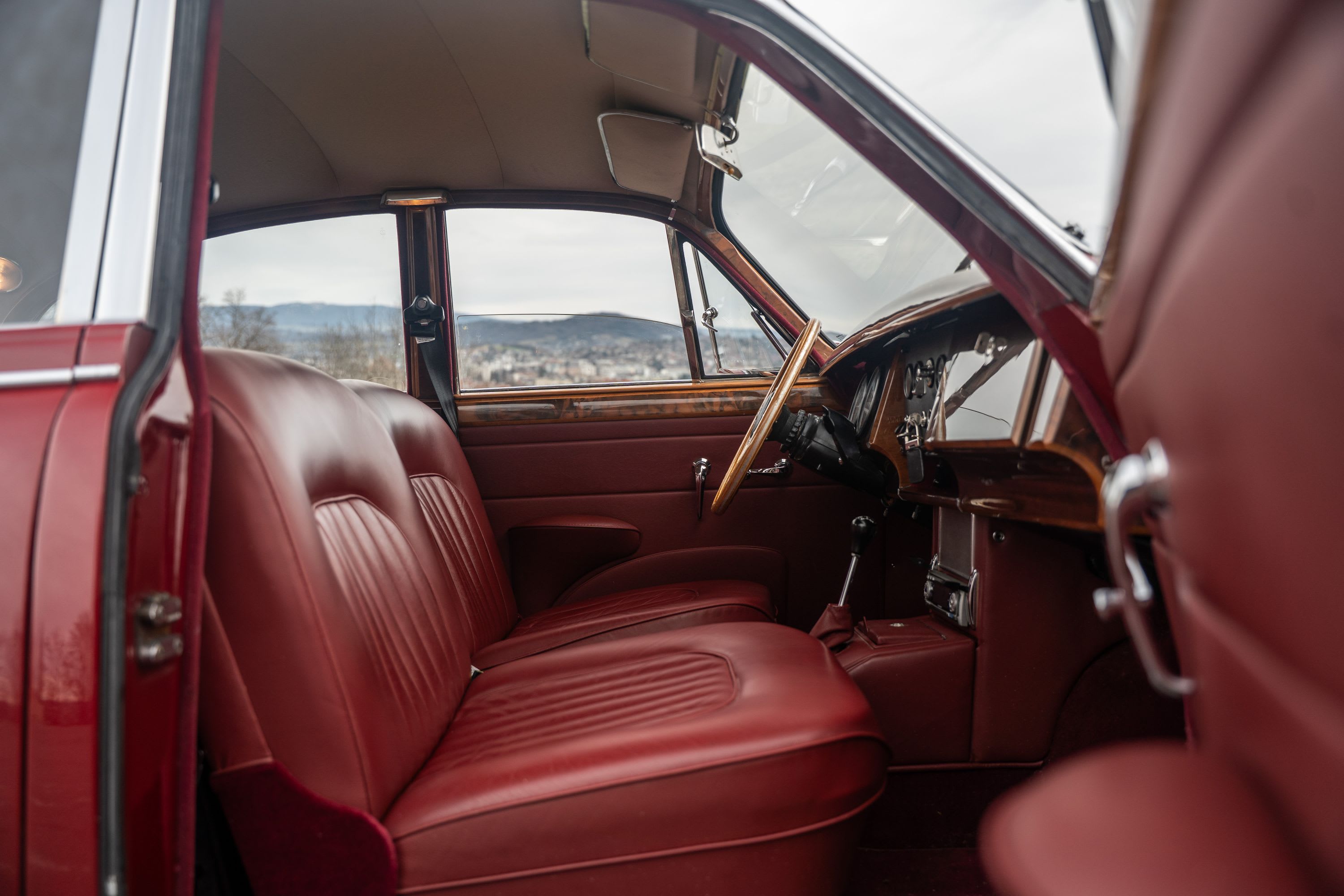 JAGUAR Mark 2 3.4 1961 used interior (1)