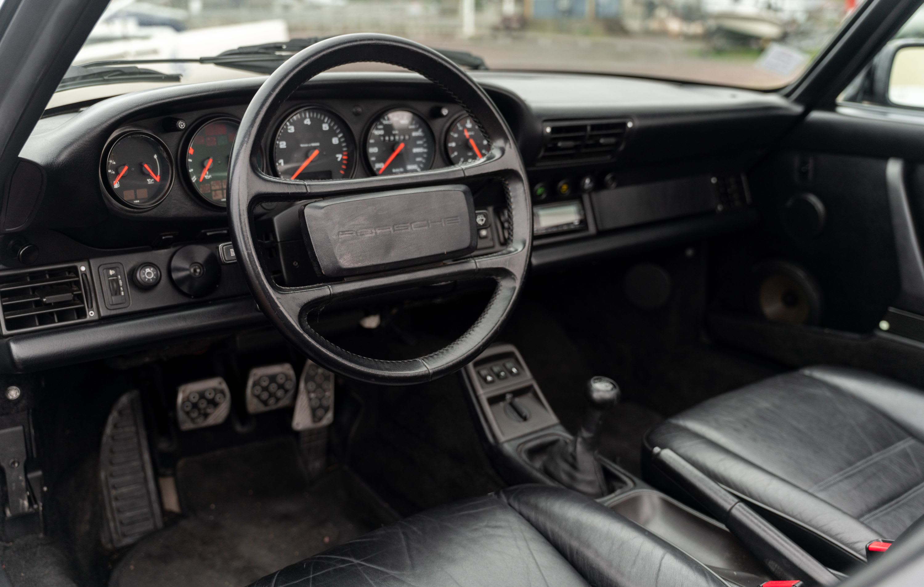 PORSCHE 911 964 Carrera 2 1991 occasion intérieur (1)