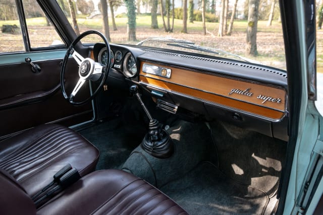 Alfa Romeo Giulia 1600 Super