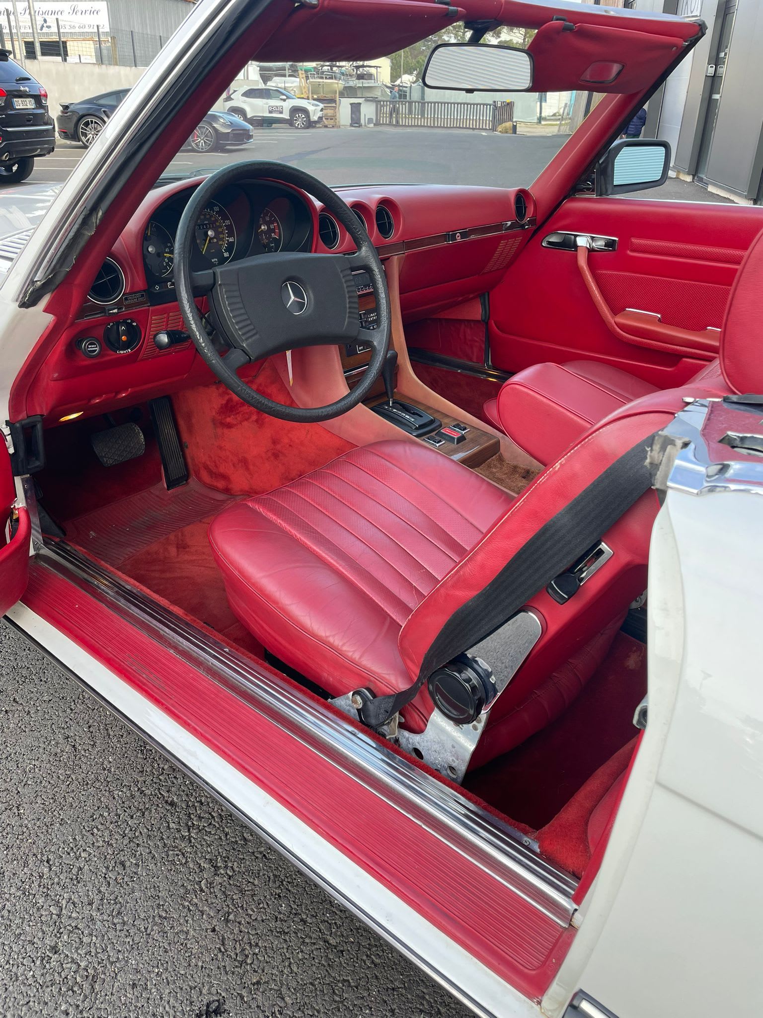 MERCEDES BENZ 450 Sl R107 1979 occasion intérieur (1)