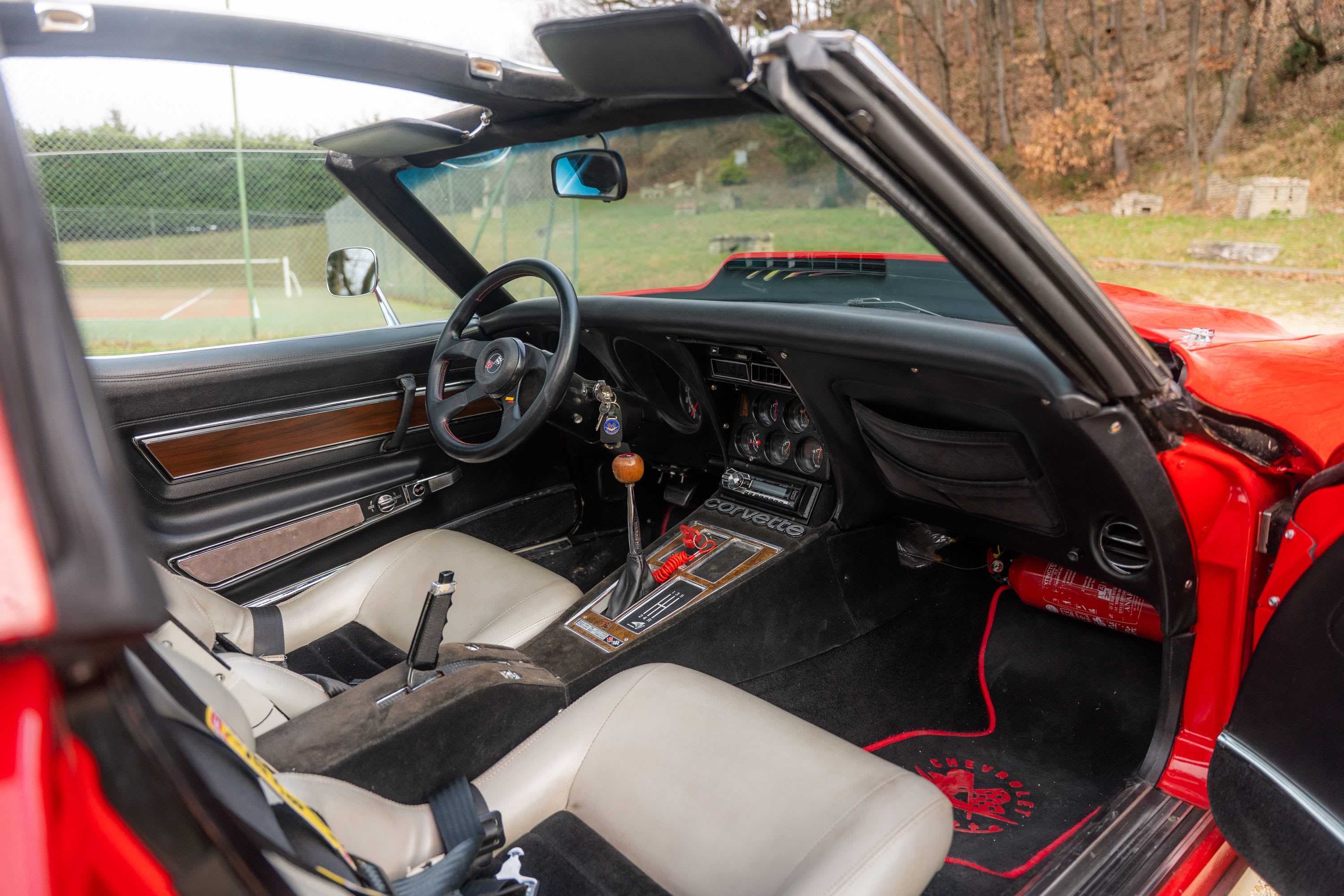 CHEVROLET Corvette C3 350 Ci “l82” T-top 1974 used interior (1)