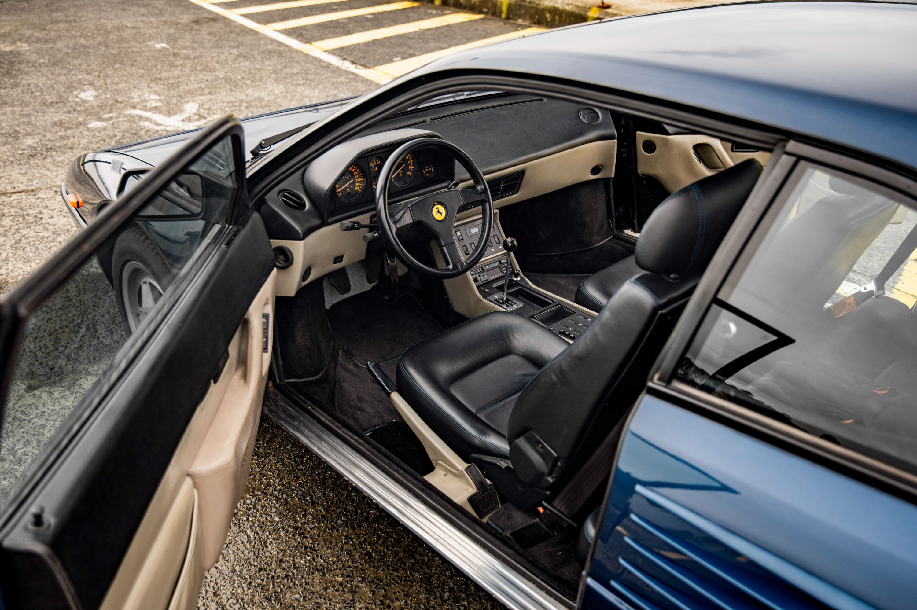FERRARI Mondial T 1991 occasion intérieur (1)