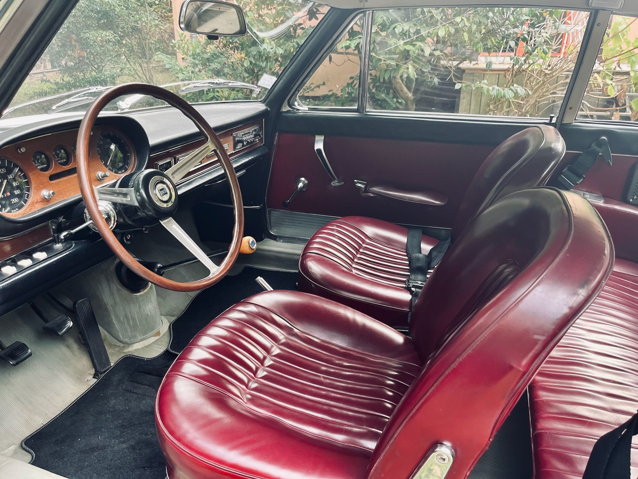 LANCIA Flavia 1.8 Inezione 1966 occasion intérieur (1)