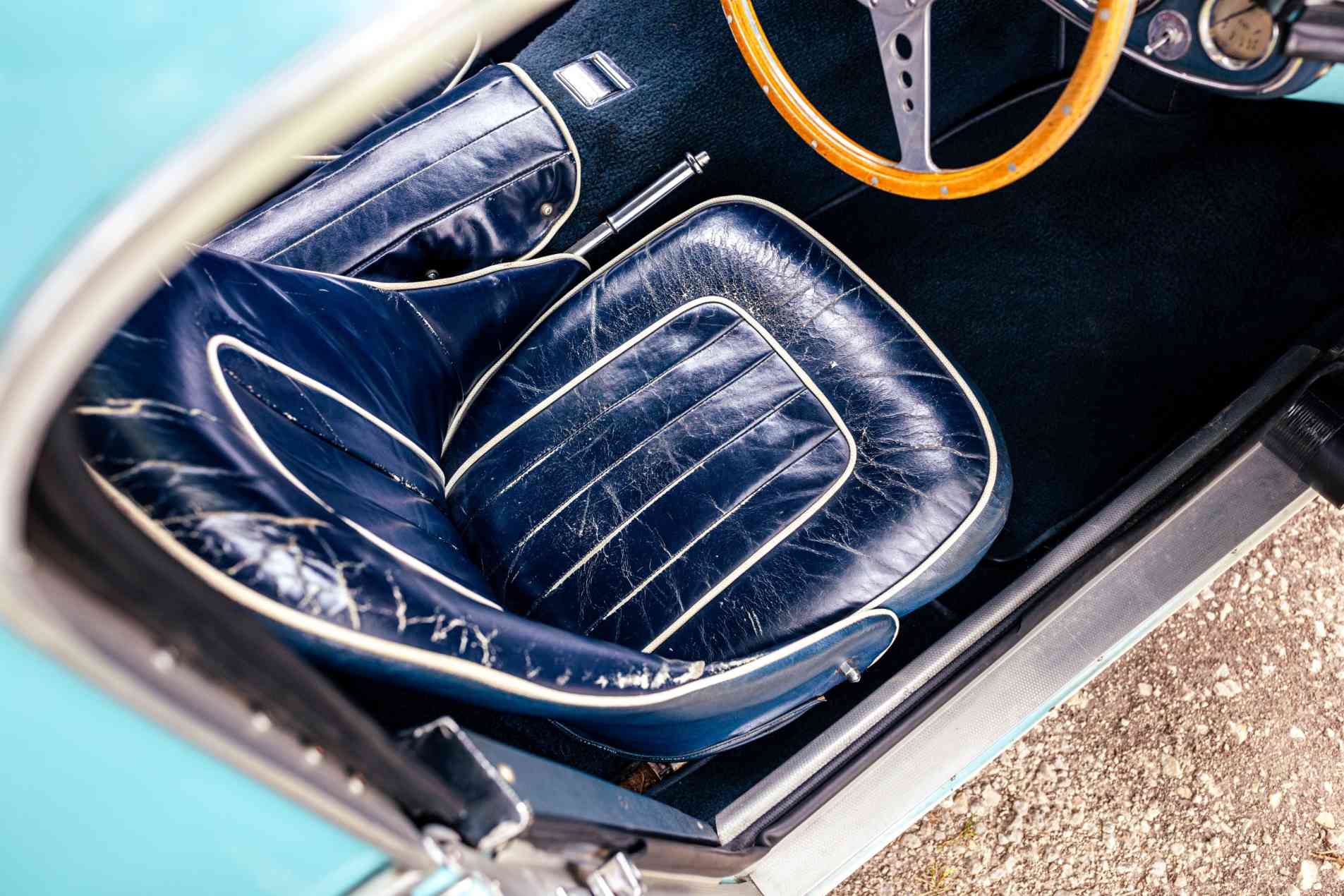 AUSTIN-HEALEY 100 6 MM BN4 cabriolet roadster 1958