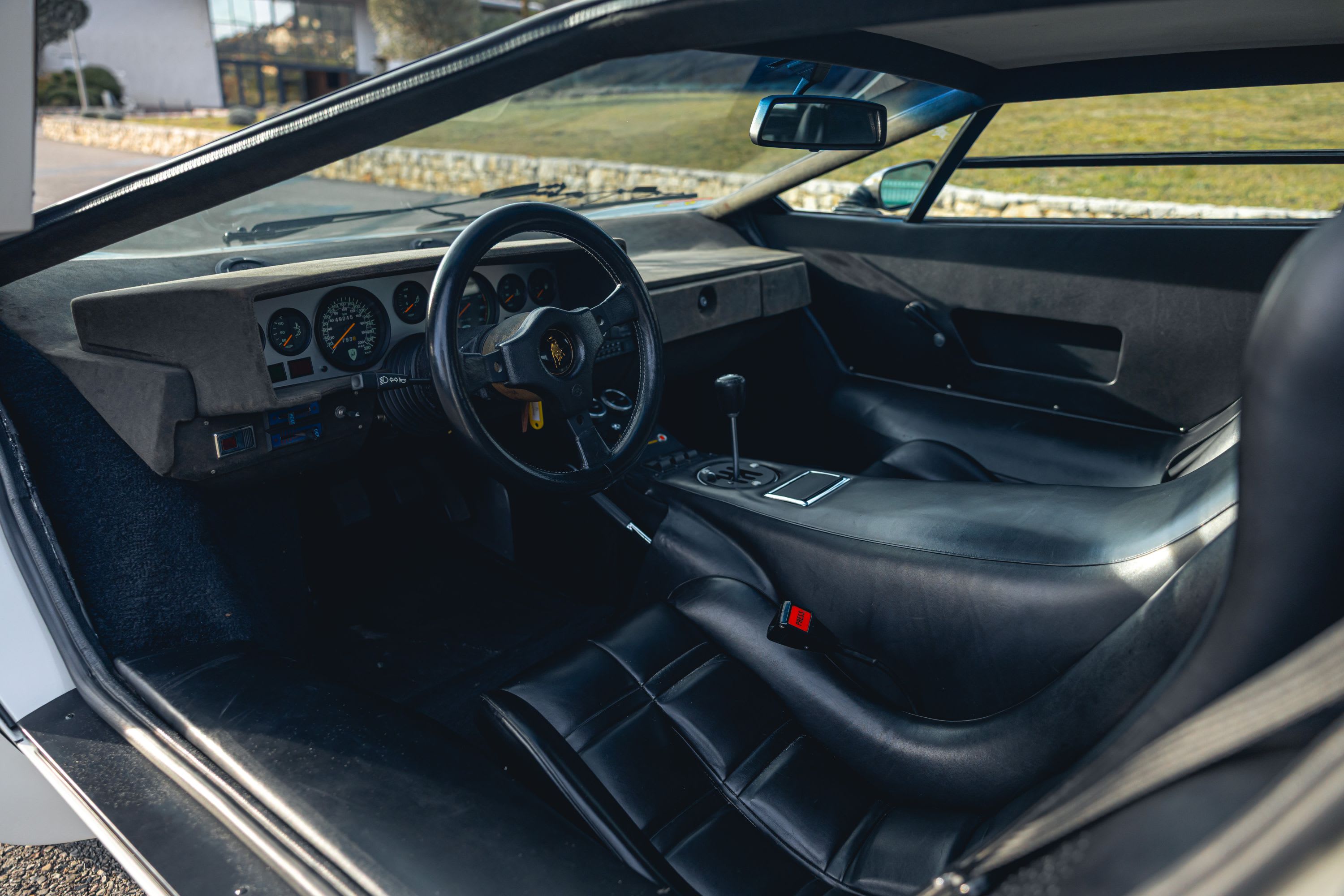 LAMBORGHINI Countach  Lp400 S "low Body" 1980 used interior (1)