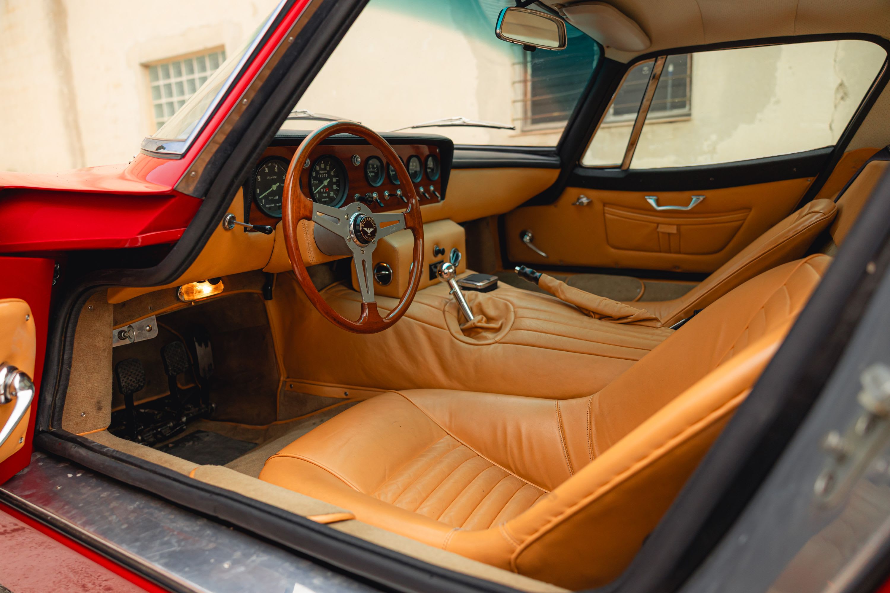 BIZZARRINI Gt 5300 Strada 1968 used interior (1)