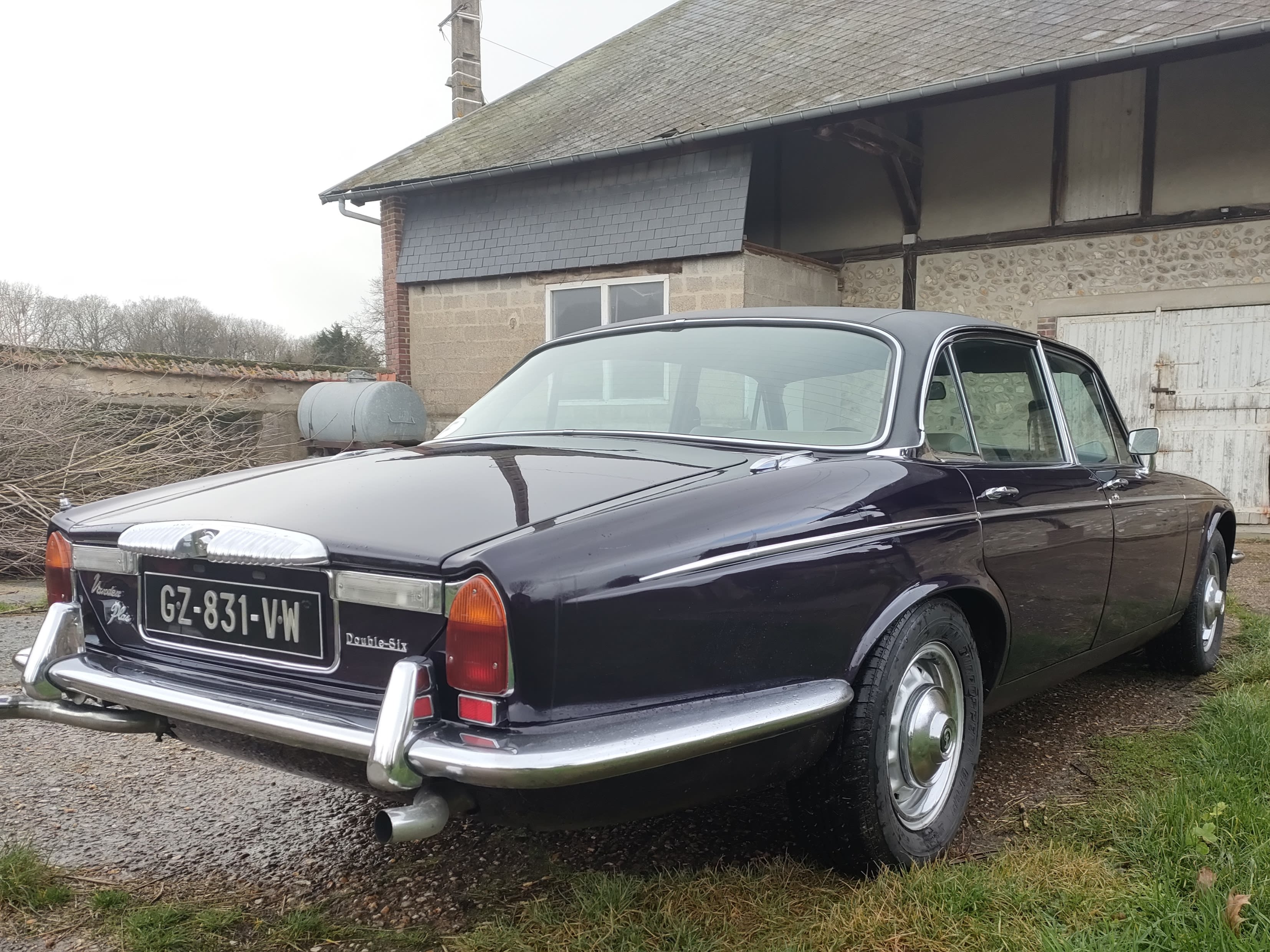 JAGUAR DAIMLER Double Six Series 2 Lwb 1977 occasion extérieur (2)