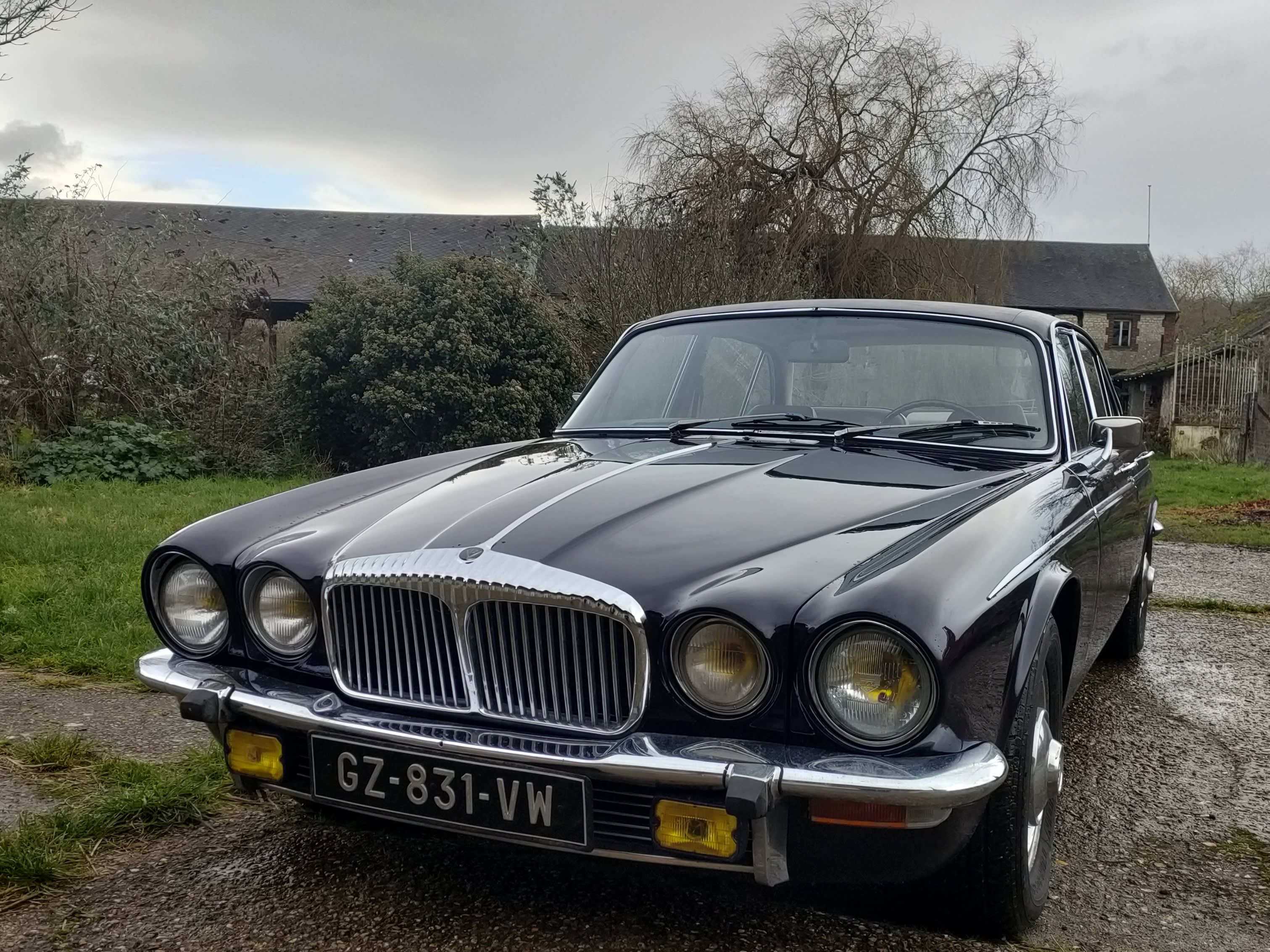 Jaguar Daimler Double Six Series 2 Lwb