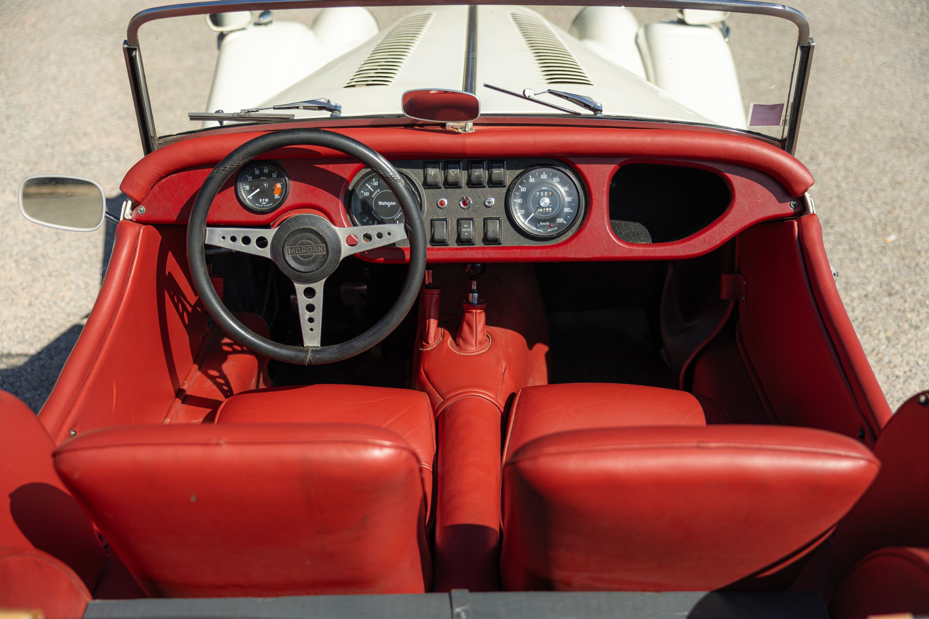 MORGAN Plus 4  1974 1974 used interior (1)