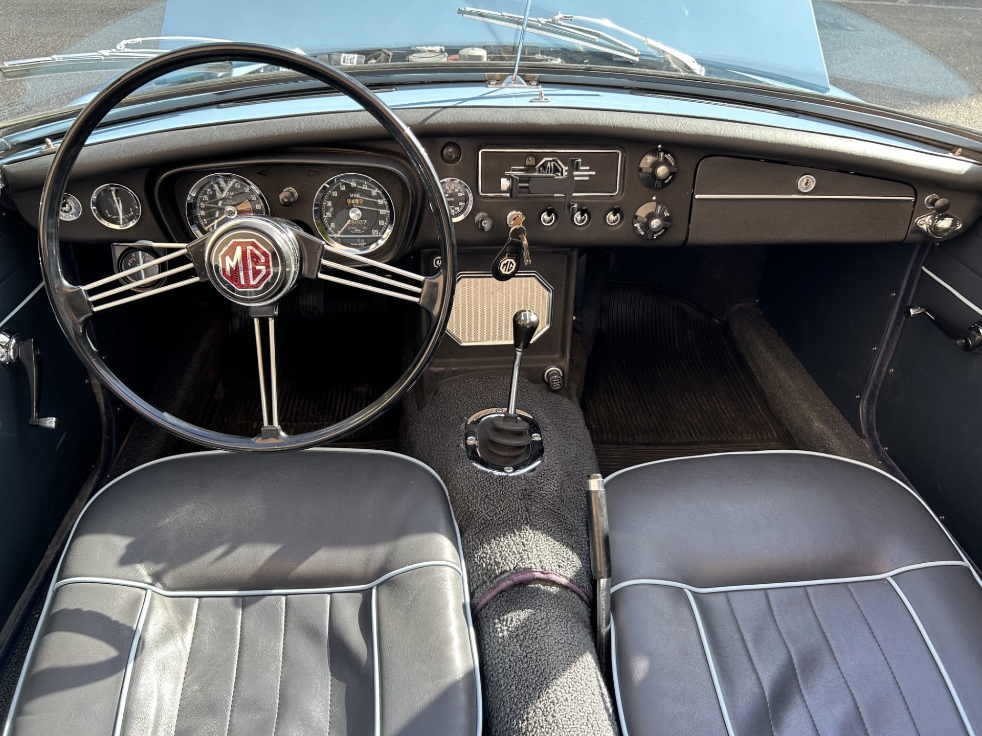 MG B 1965 occasion intérieur (1)
