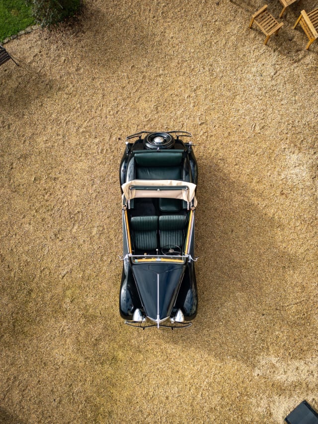Ford V8 Voyageur Roadster