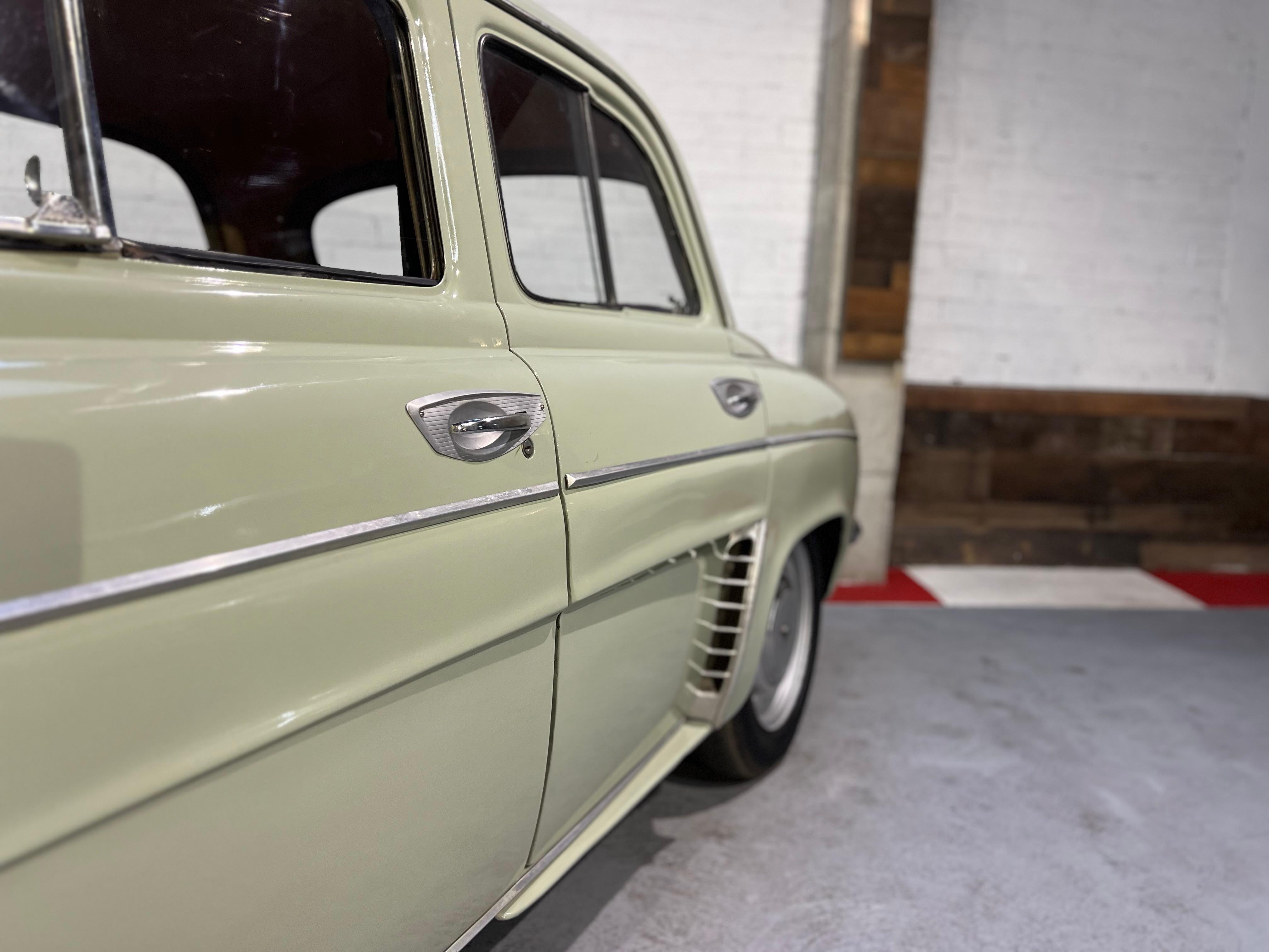 Renault Dauphine 1093