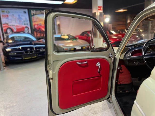 Renault Dauphine 1093