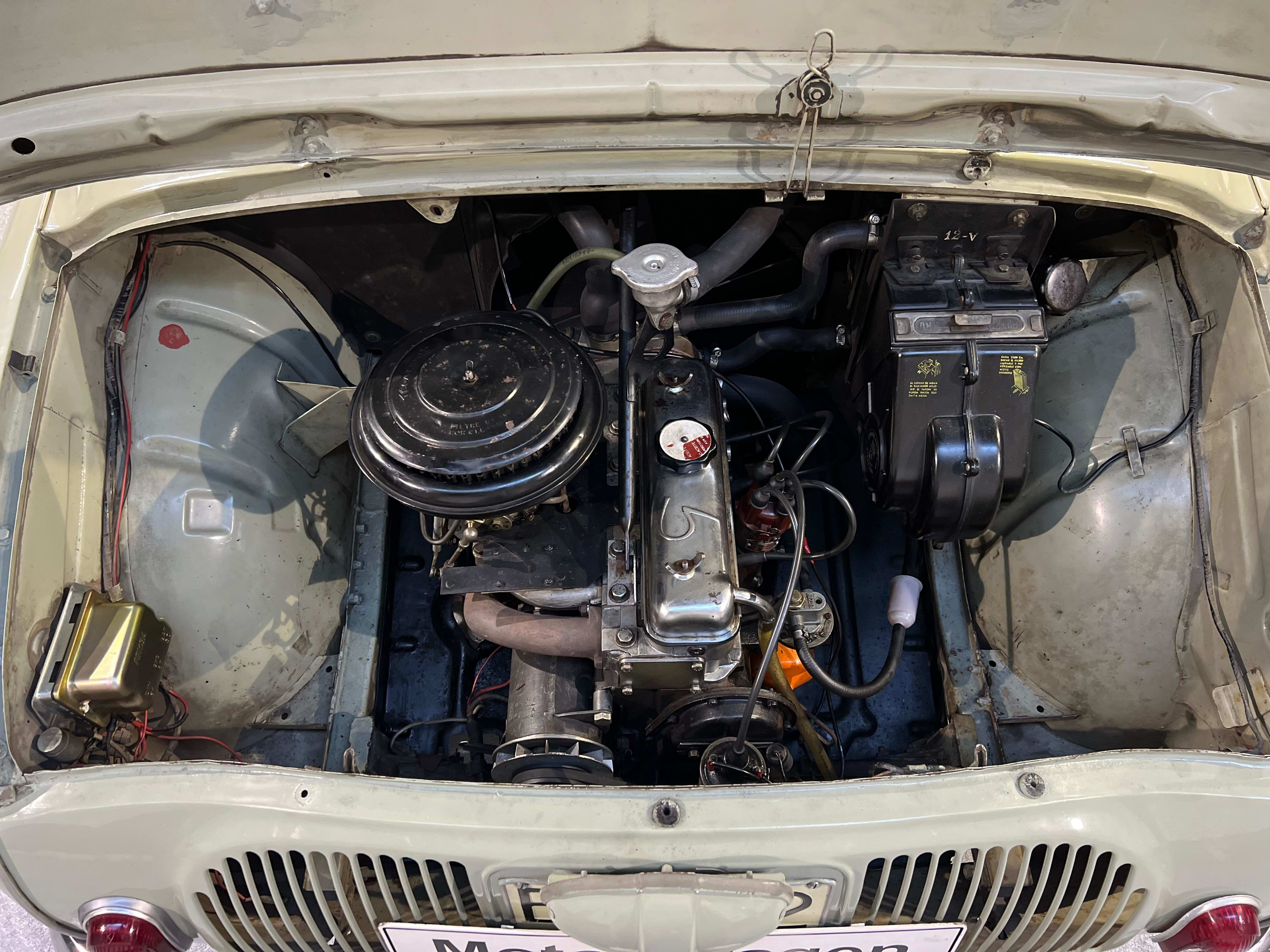 RENAULT Dauphine 1093 1956 occasion mécanique (1)