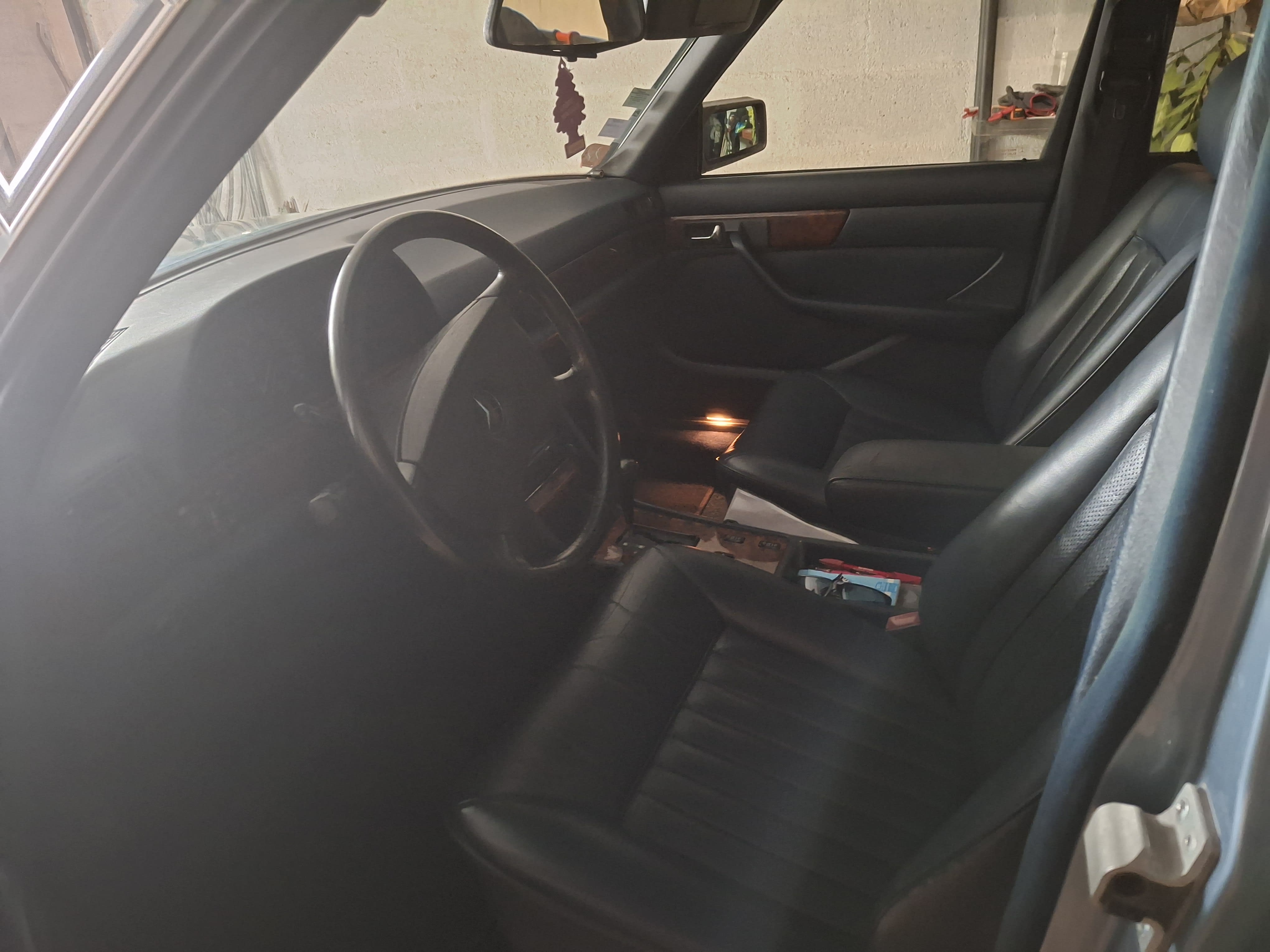 MERCEDES BENZ Classe S 260 Se W126 1988 occasion intérieur (1)