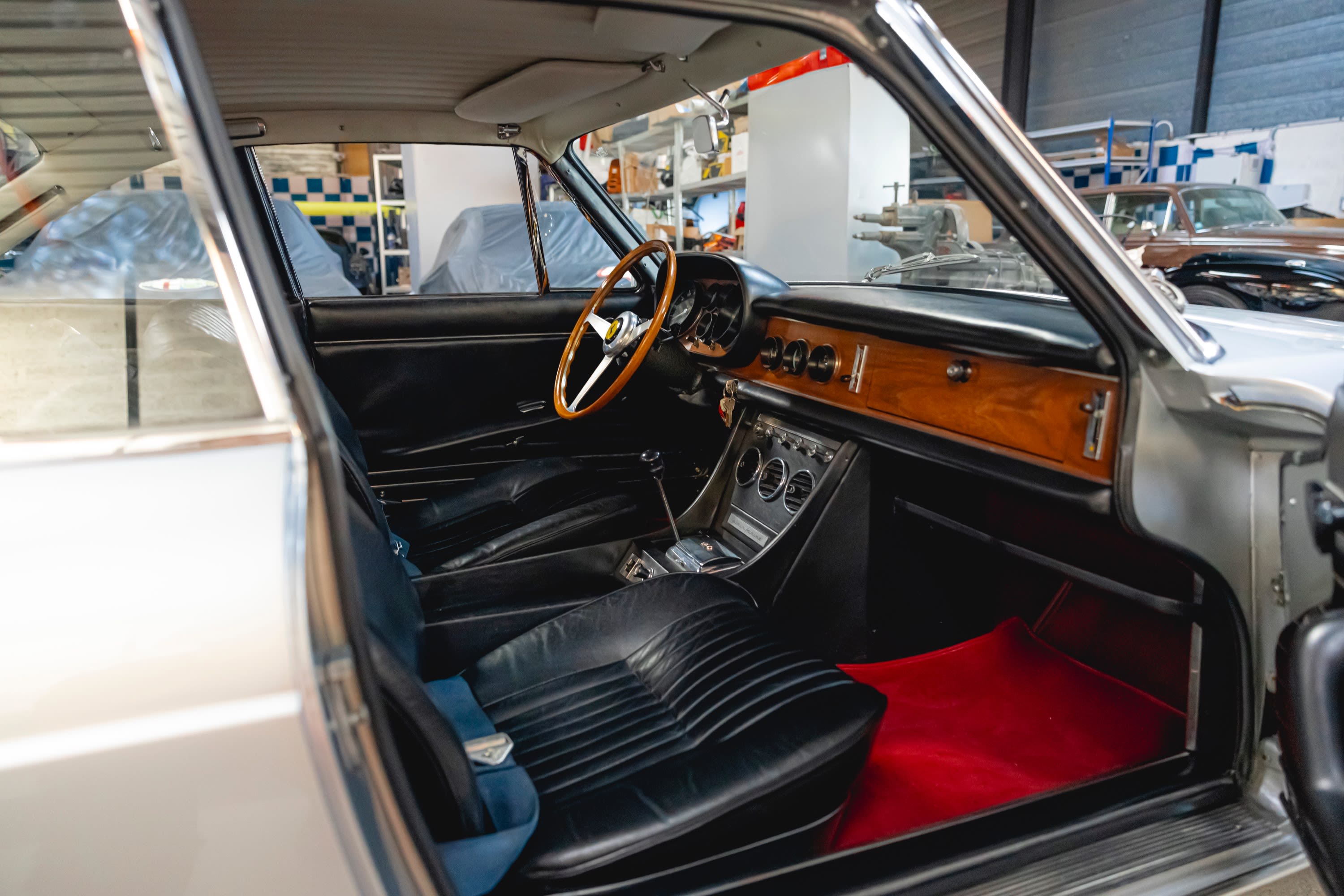 FERRARI 330 Gtc 1967 occasion intérieur (1)