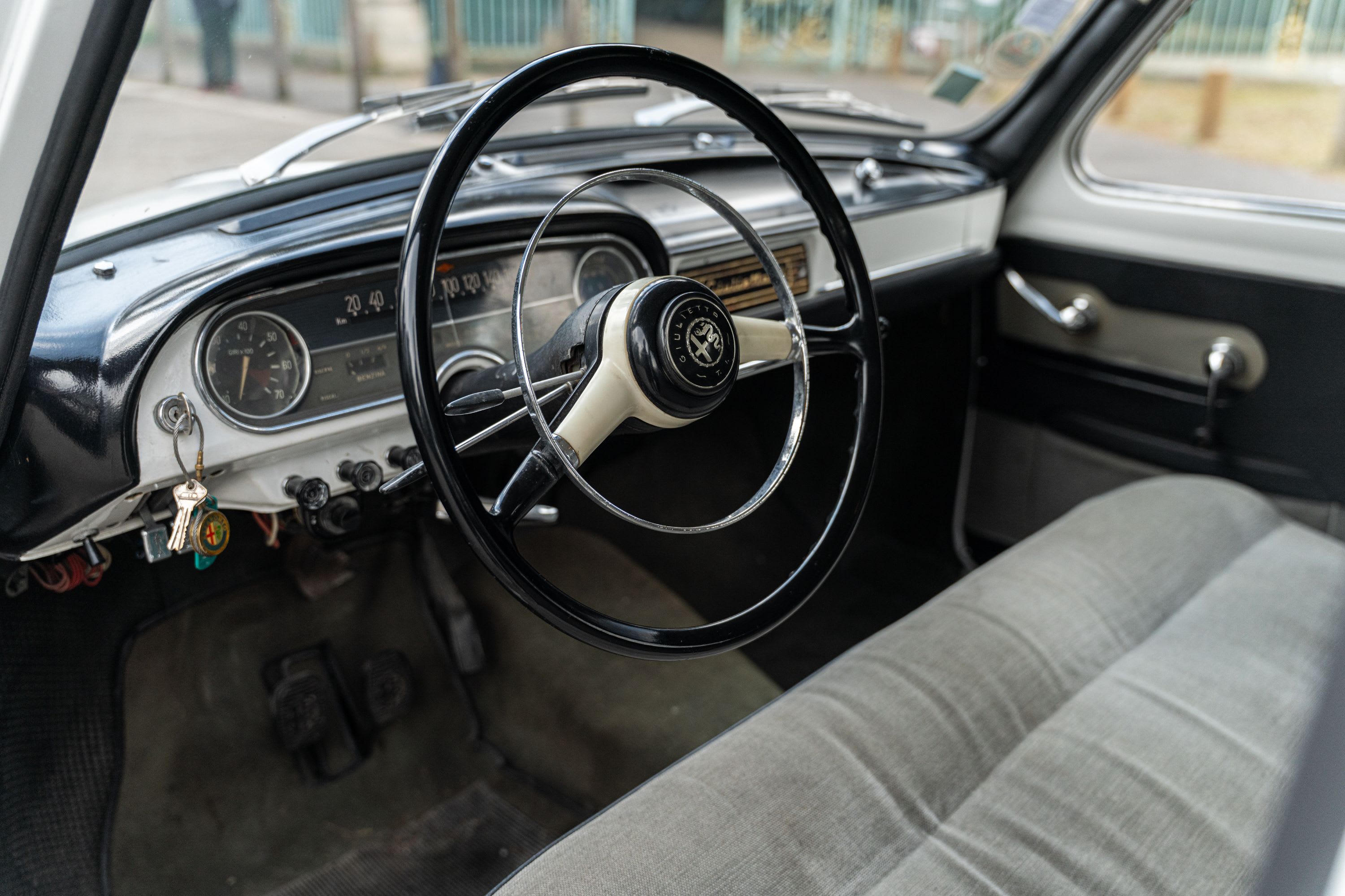 ALFA ROMEO Giulietta   1961 used interior (1)