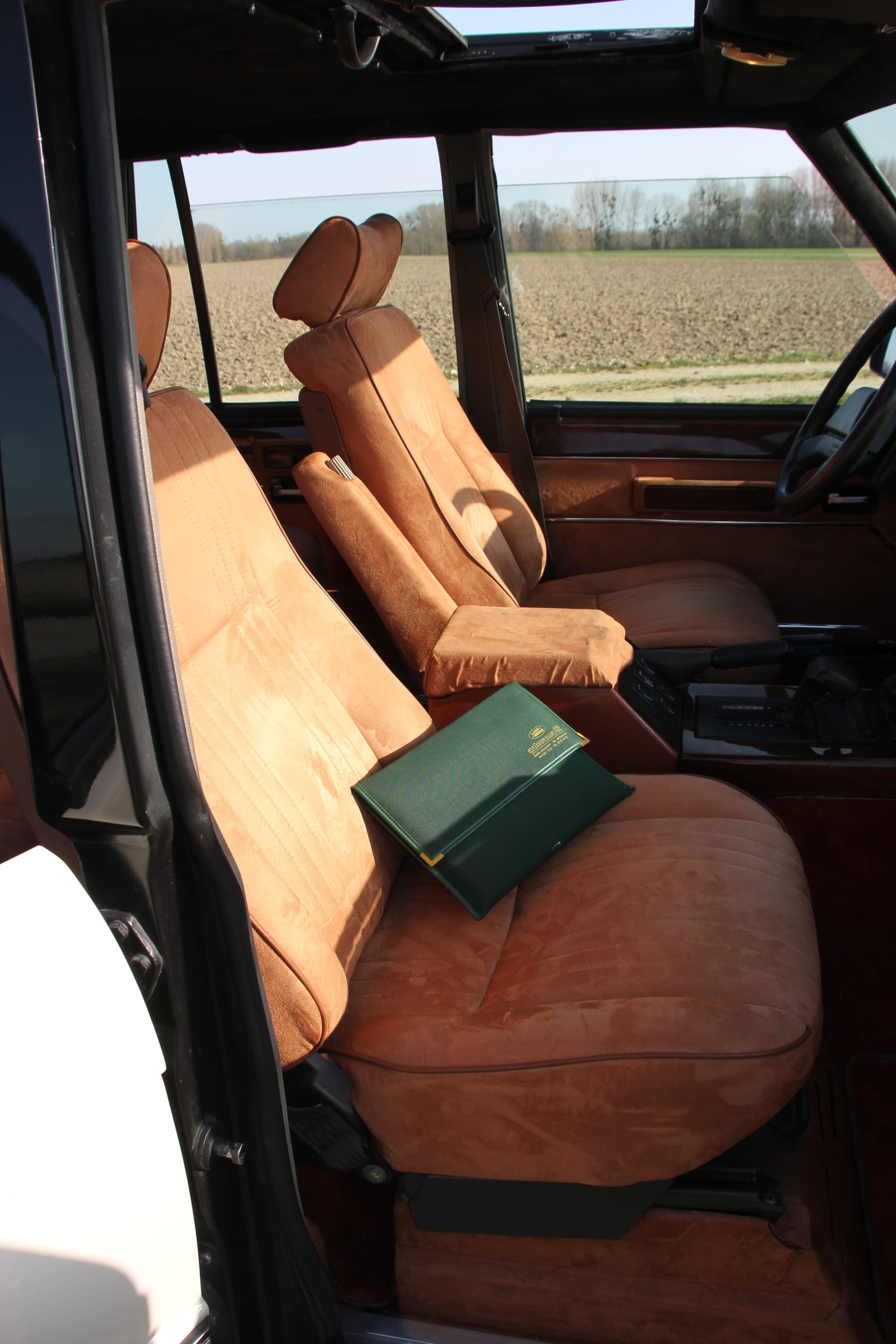 LAND ROVER Range Rover Classic Vogue Efi 5-door 1988 occasion intérieur (1)