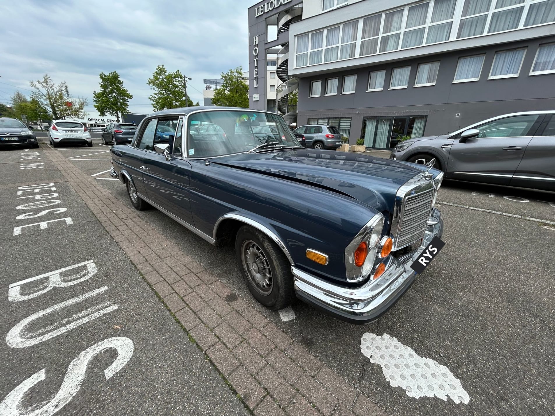 MERCEDES-BENZ 280 se 3.5 w111 1971