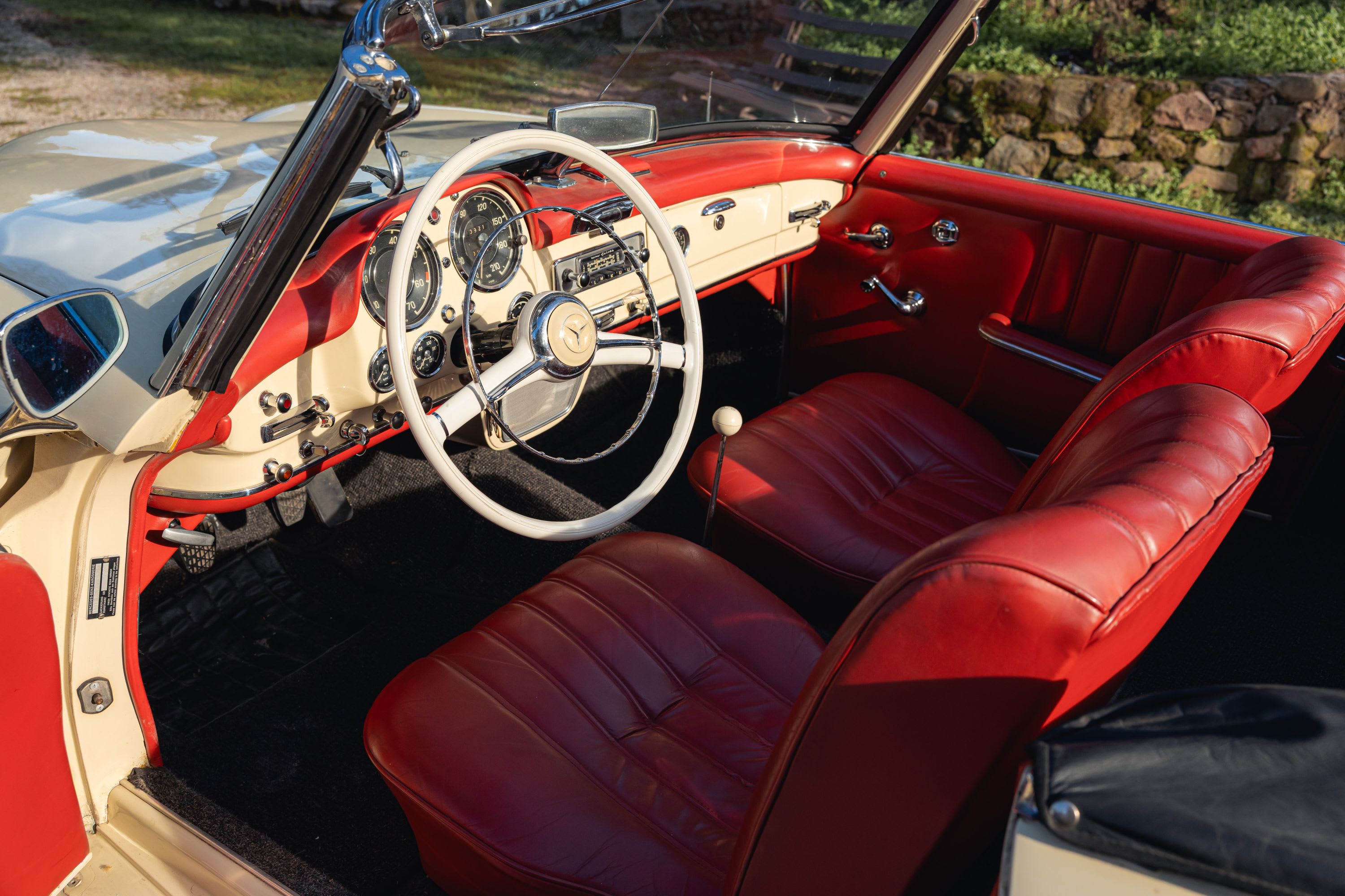 MERCEDES BENZ 190 Sl 1959 occasion intérieur (1)