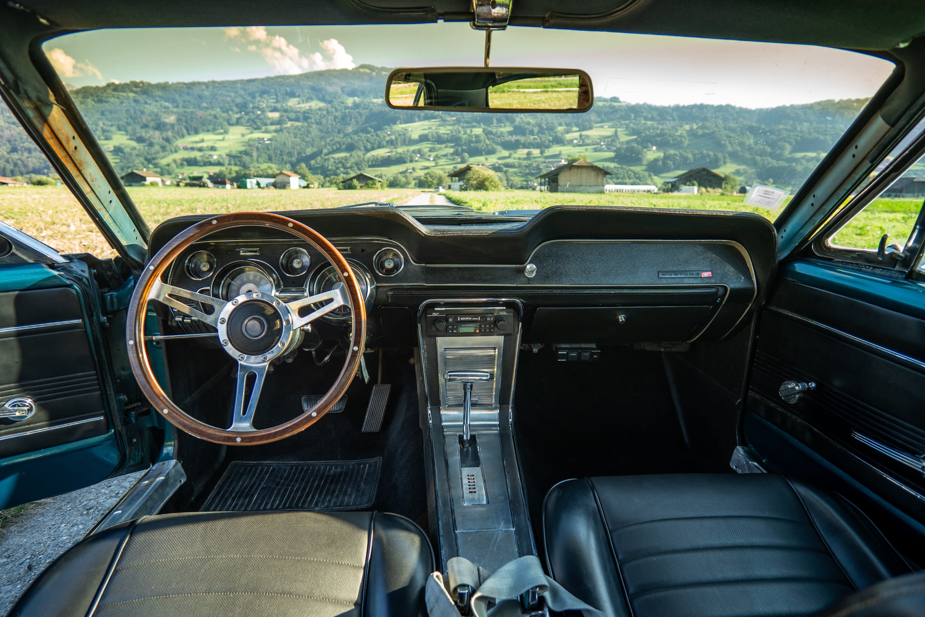 FORD Mustang   1967 used interior (1)