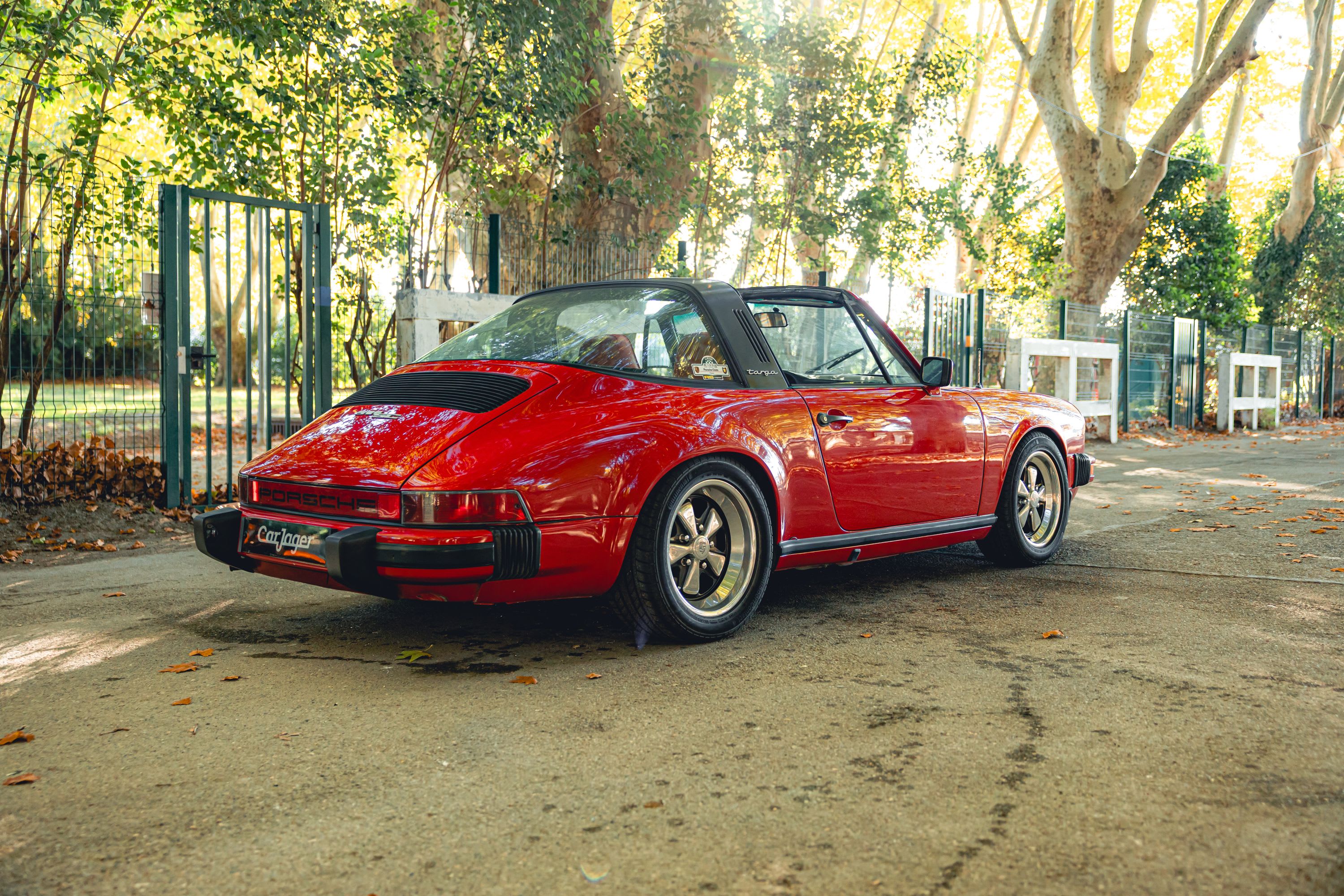 PORSCHE 911  3.0 Sc Targa  1982 used video (1)