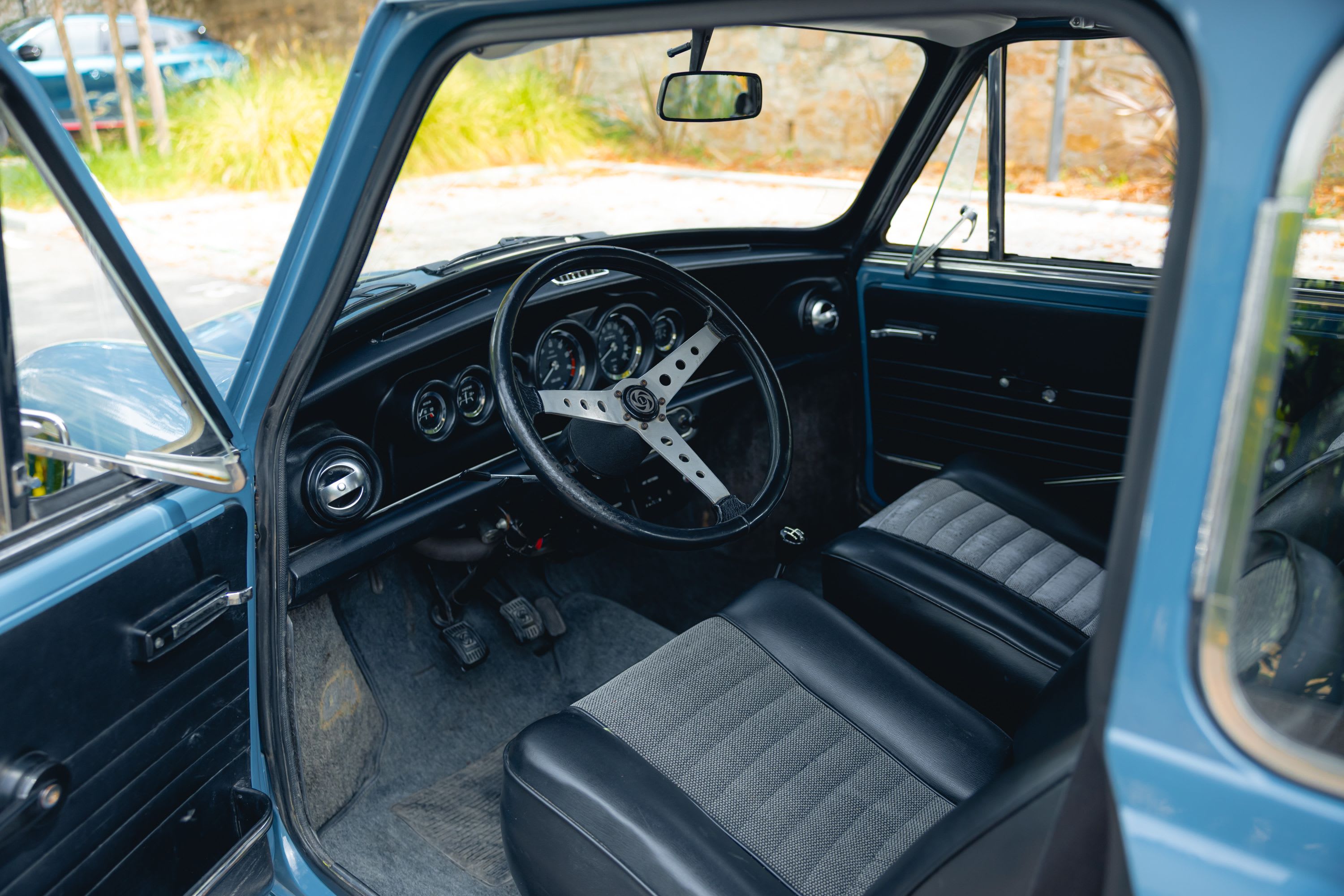 AUSTIN Mini Innocenti Cooper 1300 1973 occasion intérieur (1)