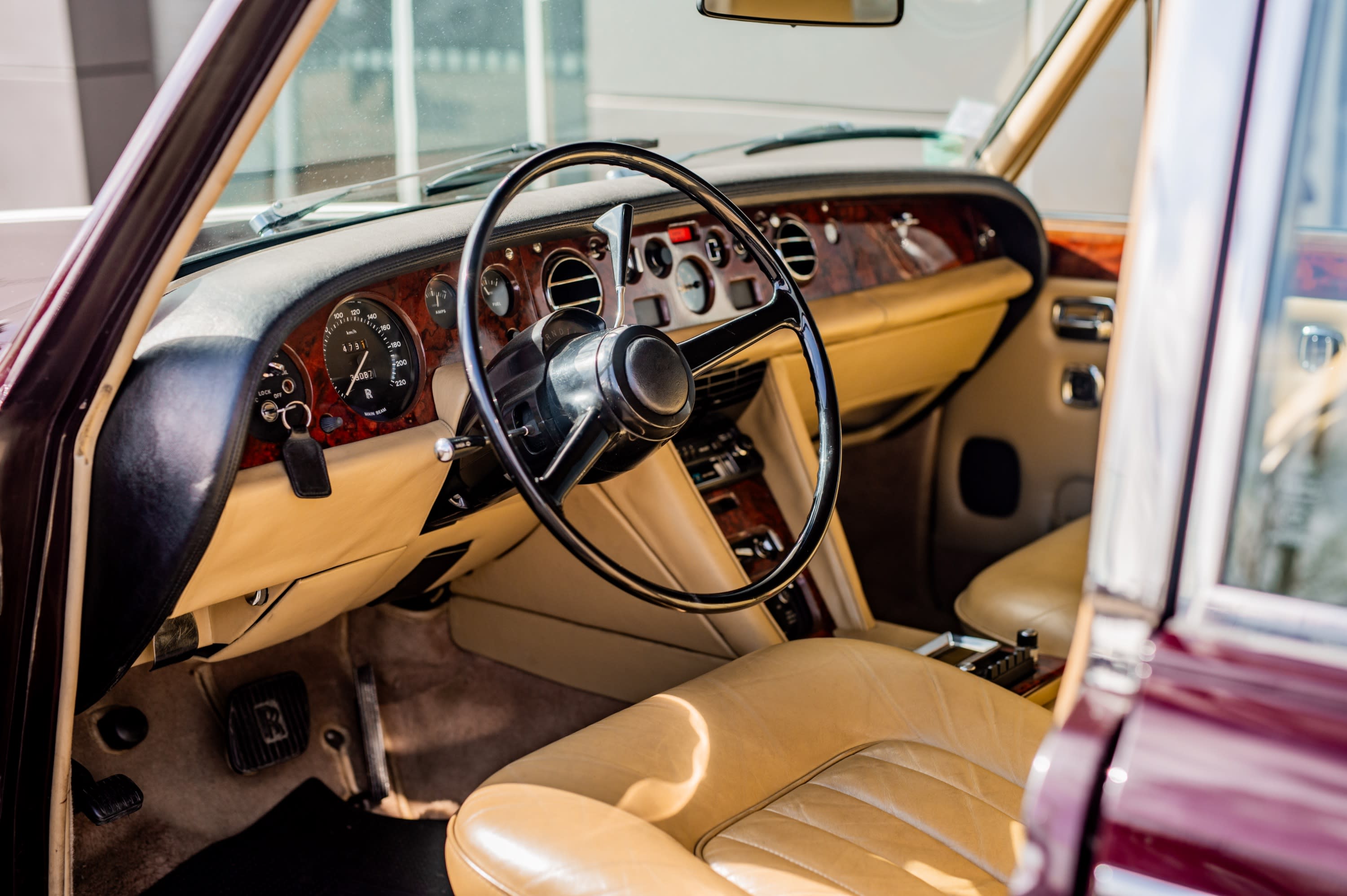 ROLLS ROYCE Silver Shadow 1976 occasion intérieur (1)