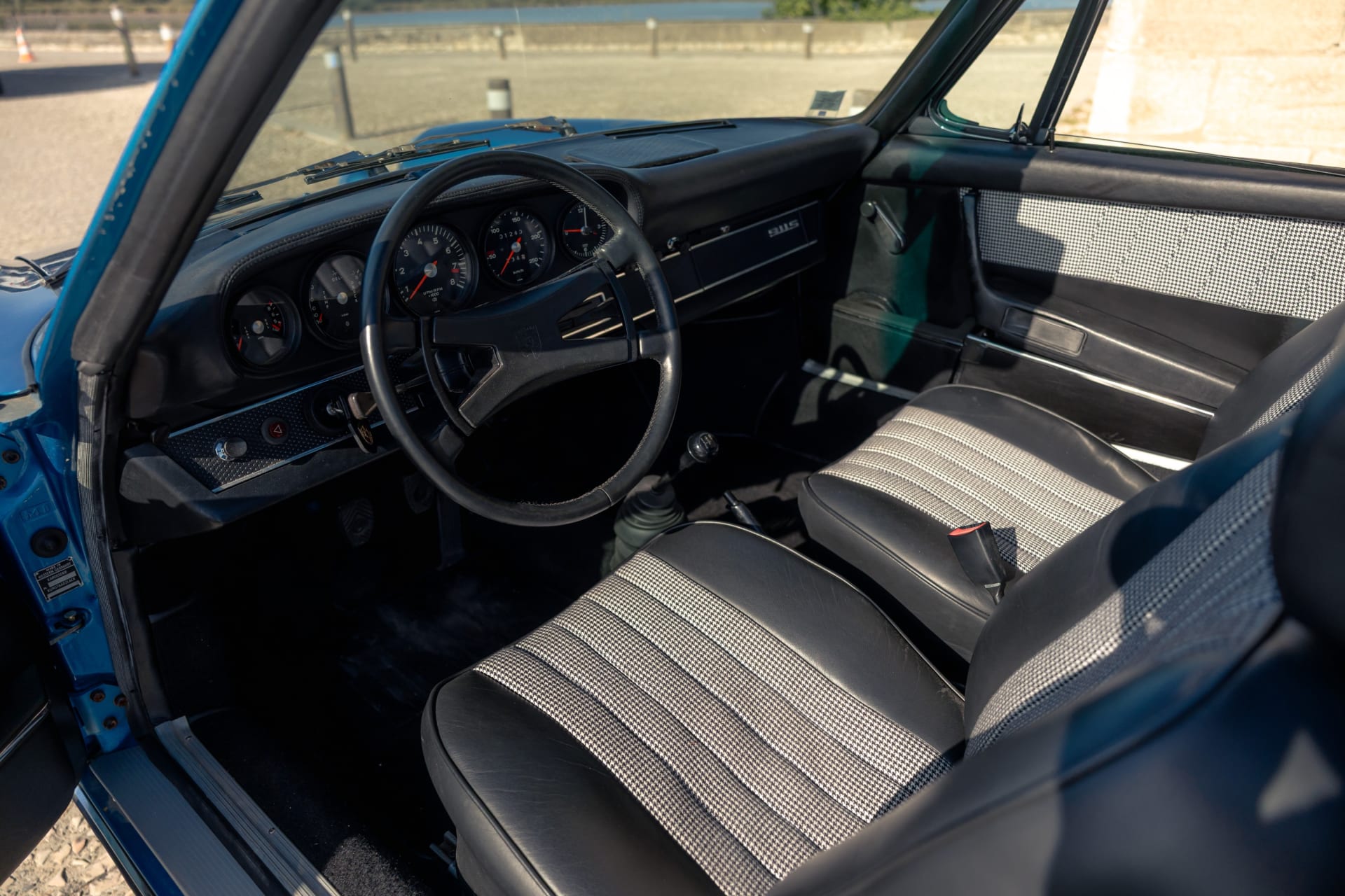 Porsche 911 2.2 S