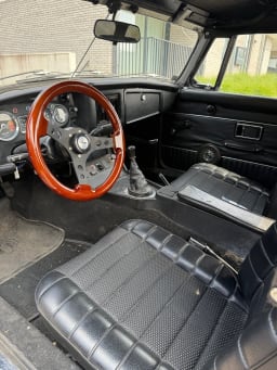 MG B 1975 used car