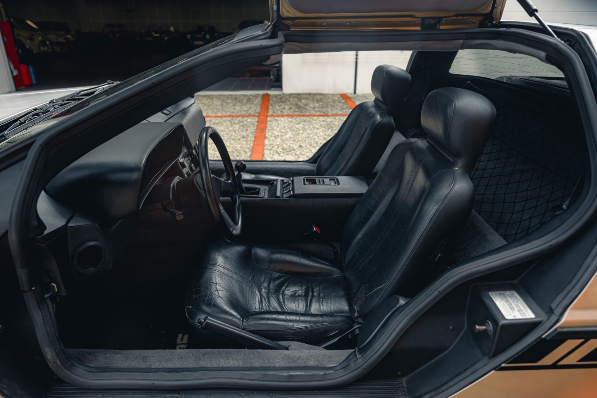 Delorean Dmc-12