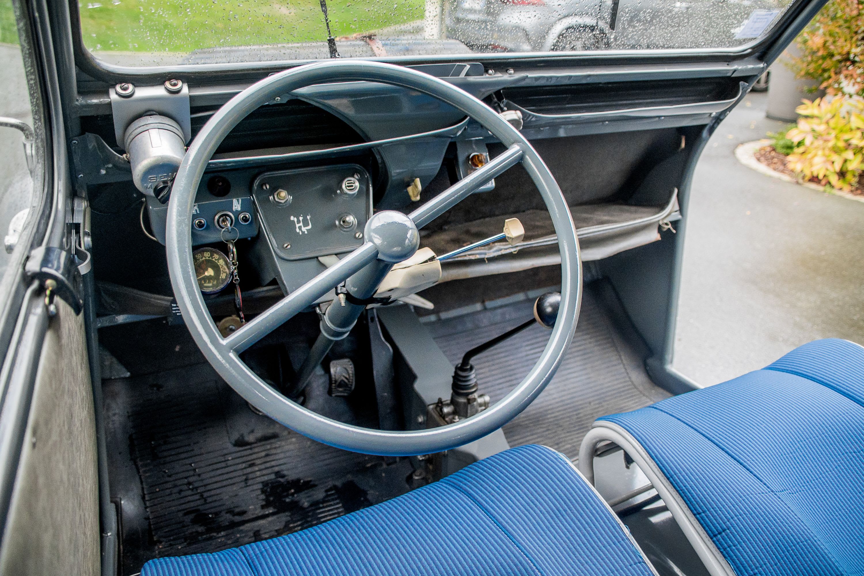 CITROEN 2 Cv Az 4x4 Sahara 1961 used interior (1)