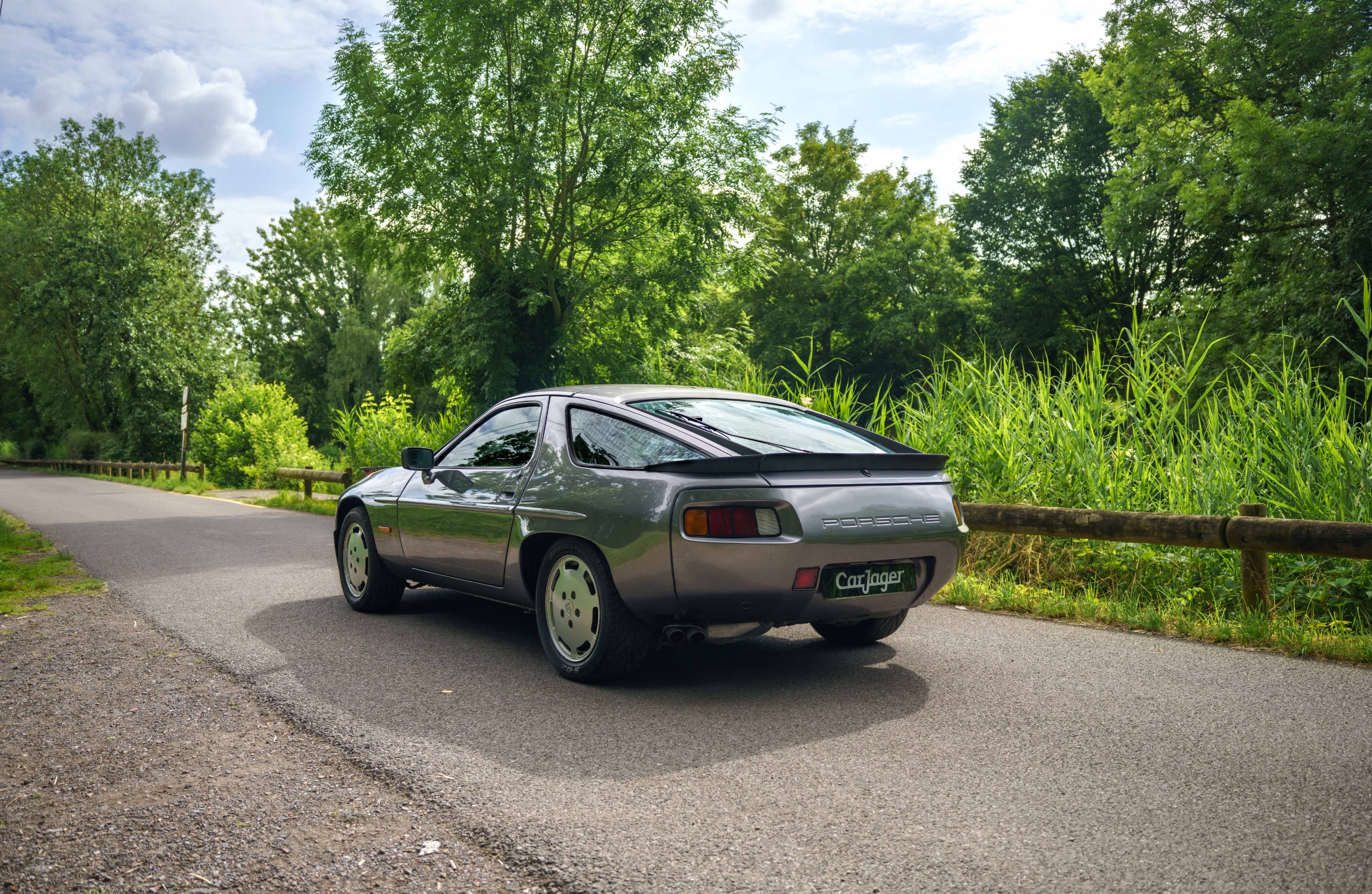 PORSCHE 928 S 1986 used exterior (2)