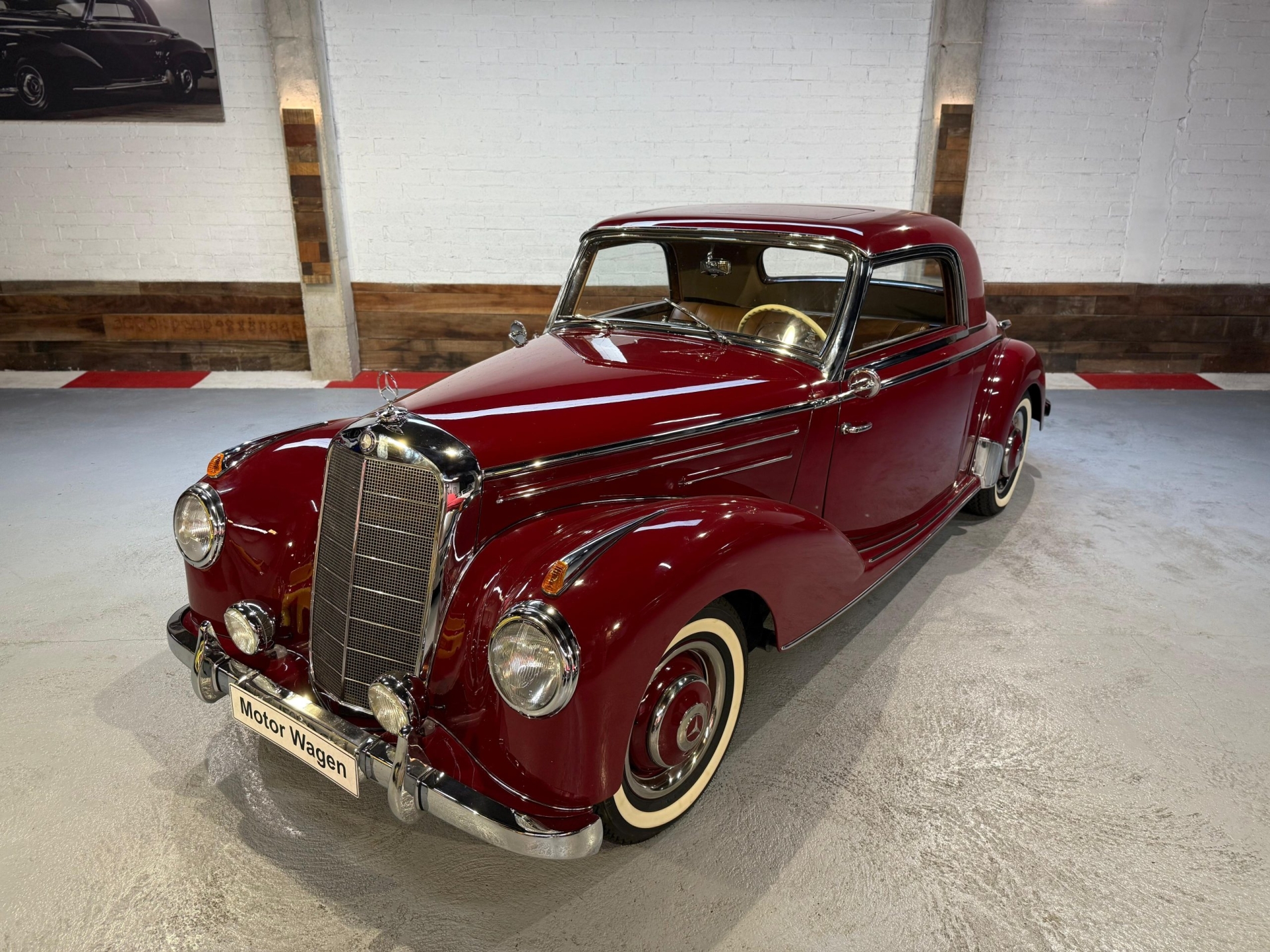 Photo Mercedes-benz 220 W115 1954